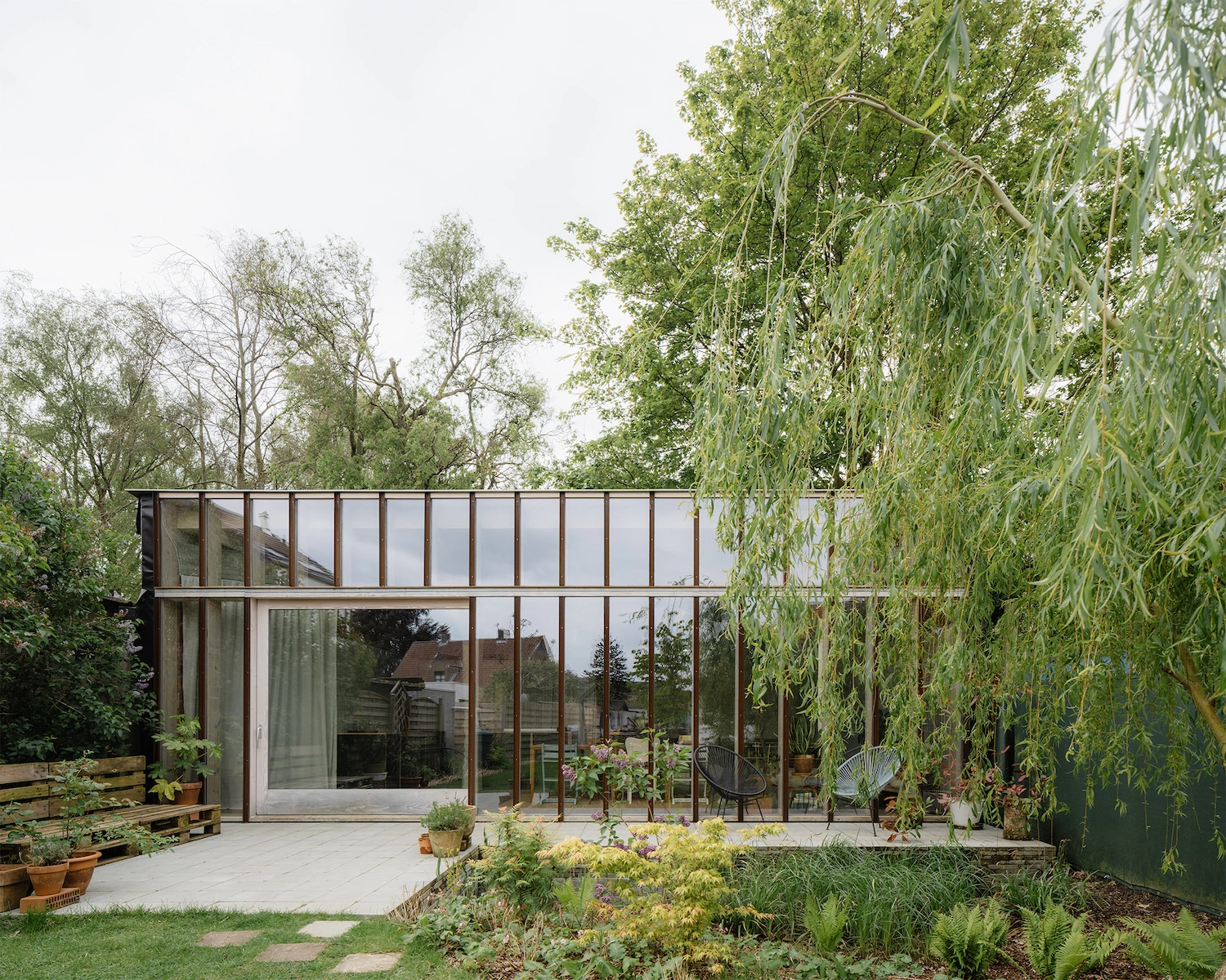 T(UIN)HUIS by Atelier Janda Vanderghote, atelier, architecture, interiors, concrete, studio