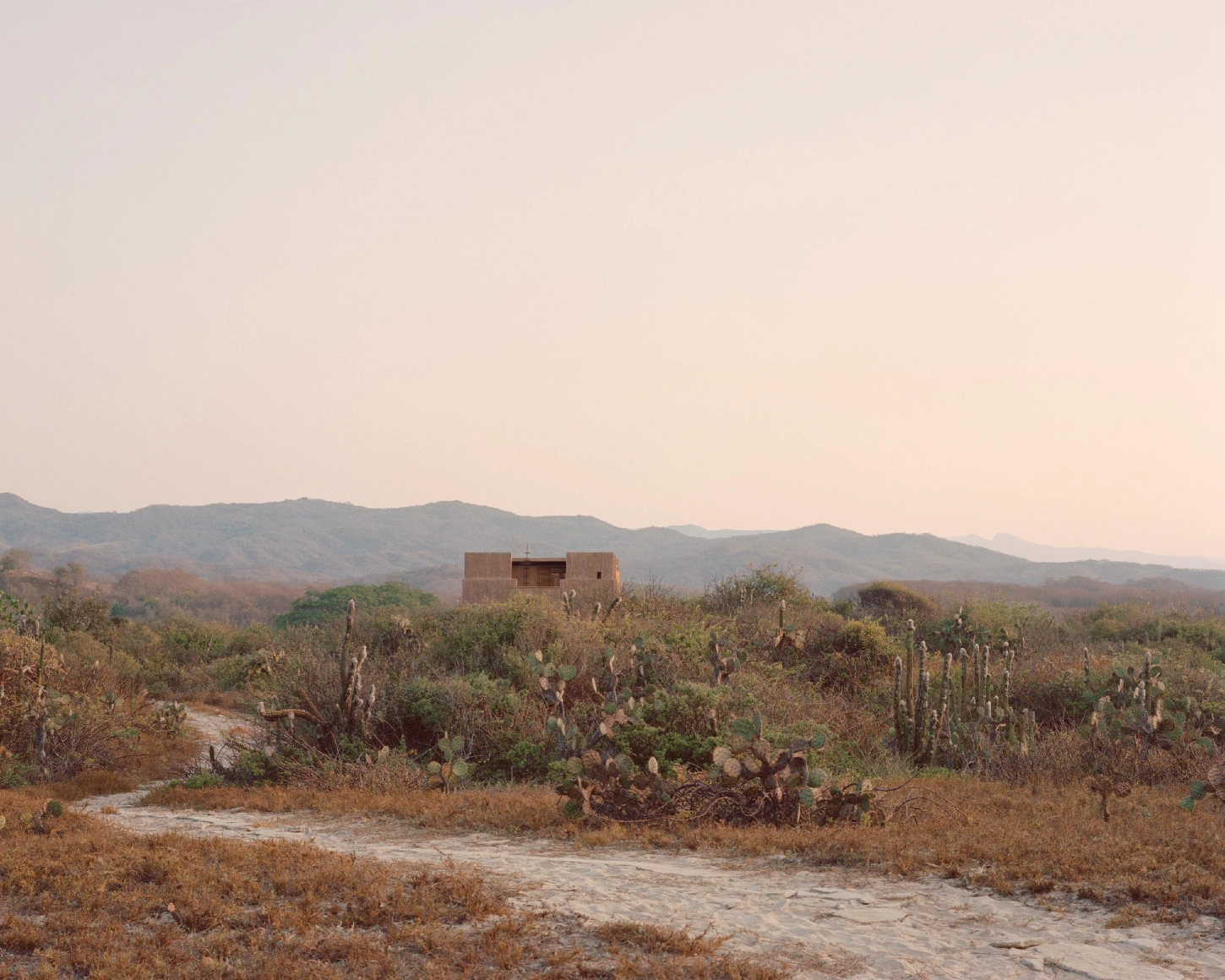Casa Monte by Carlos Matos, villa, architecture, minimalism, interiors