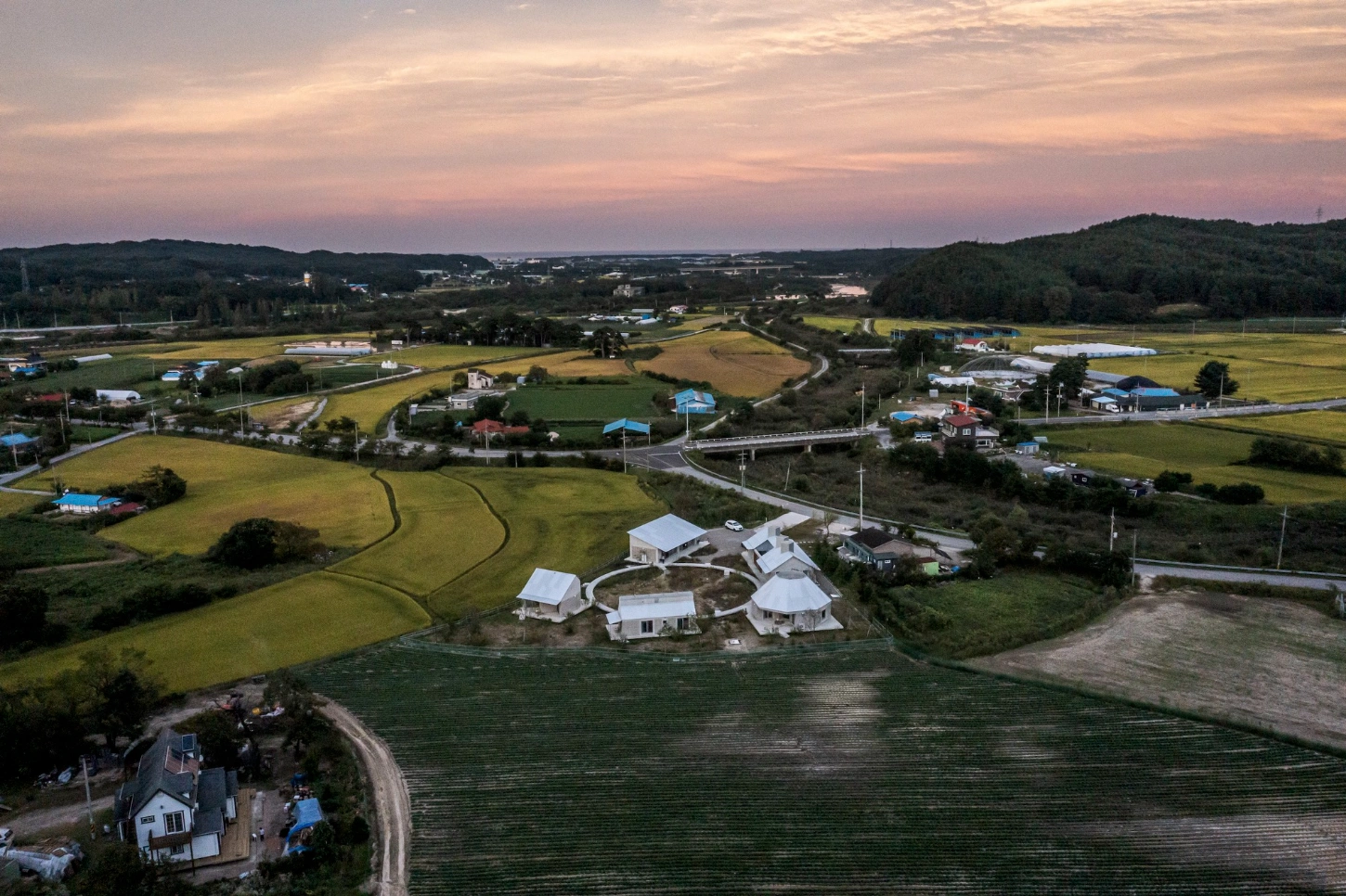 Hoji Hangneung by aoa architects, hotel, architecture, rural, minimalism