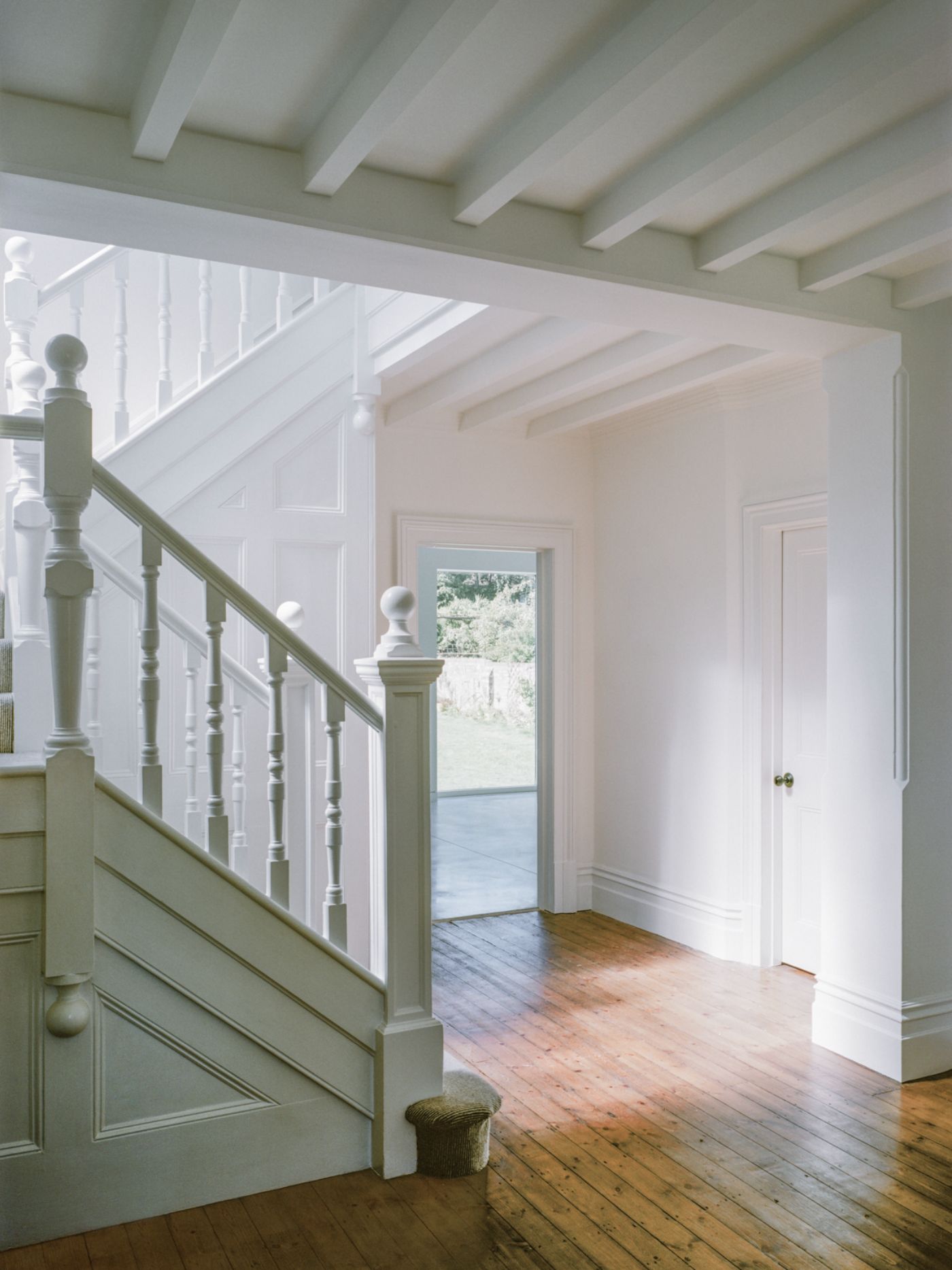 Studio House by Jonathan Burlow, white, minimalism, Industrial, interiors