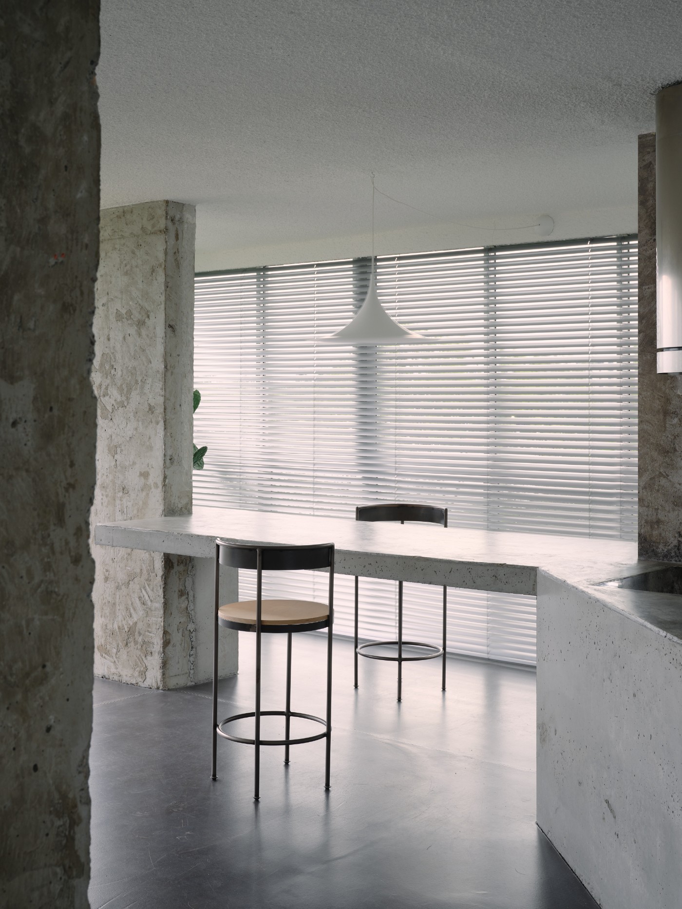 Oxlade by J.AR OFFICE, minimalism, concrete, interiors, white, apartment