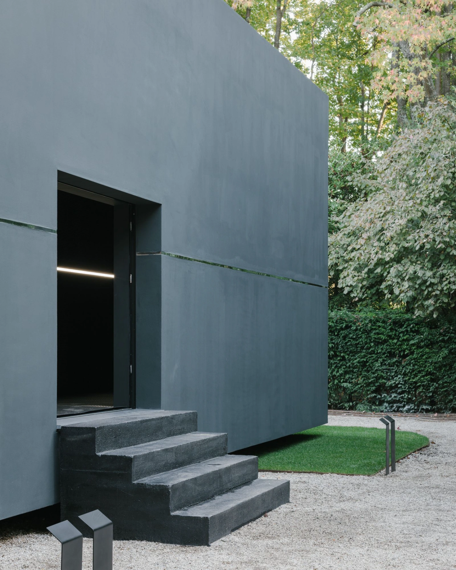 Micro | Macro Pavilion by Ryoji Ikeda + Nuno Brandão Costa, minimalism, architecture, pavilion, artspace, black