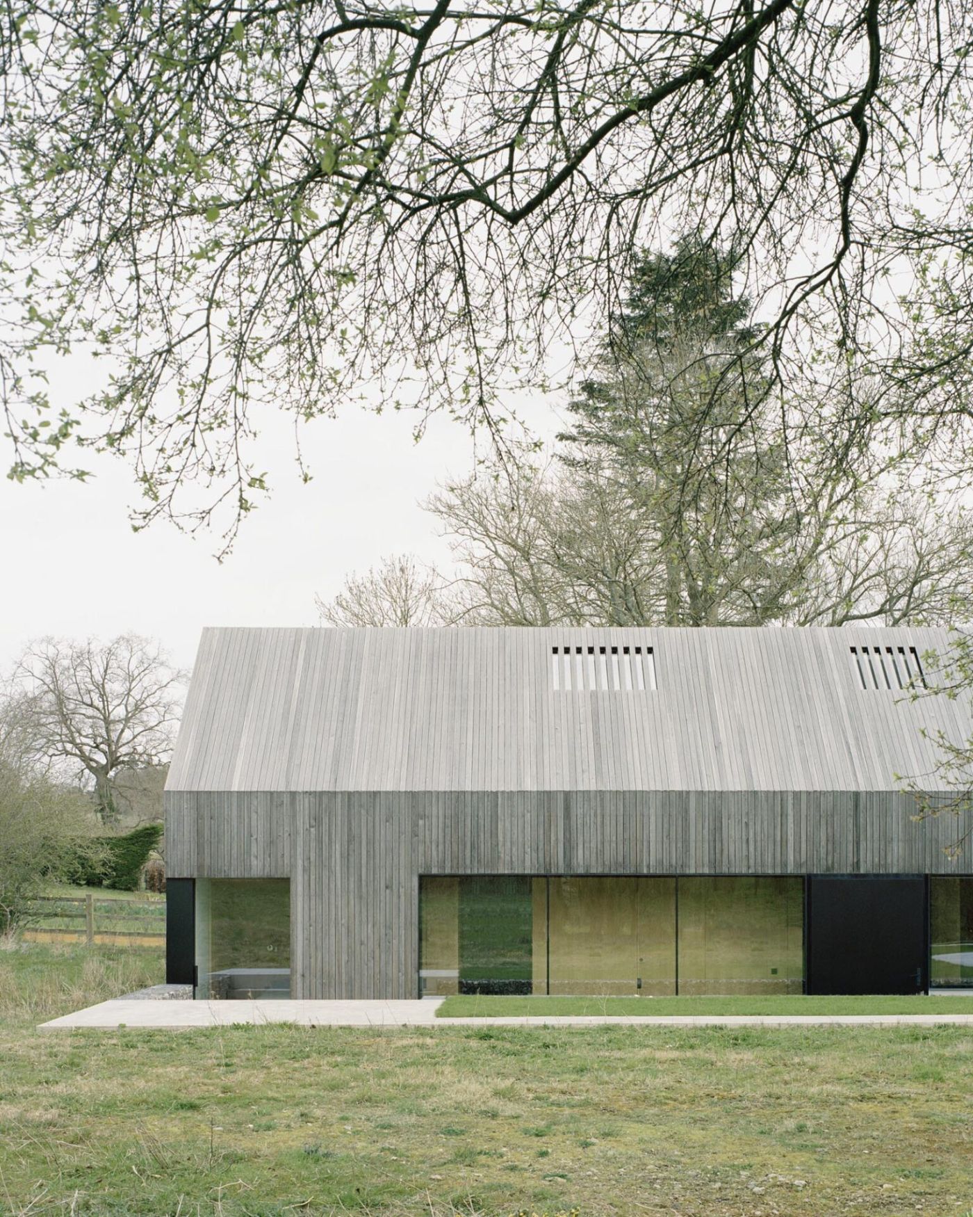 Hunts Green Barn by McLaren Excell, familyhouse, farmhouse, interiors, architecture