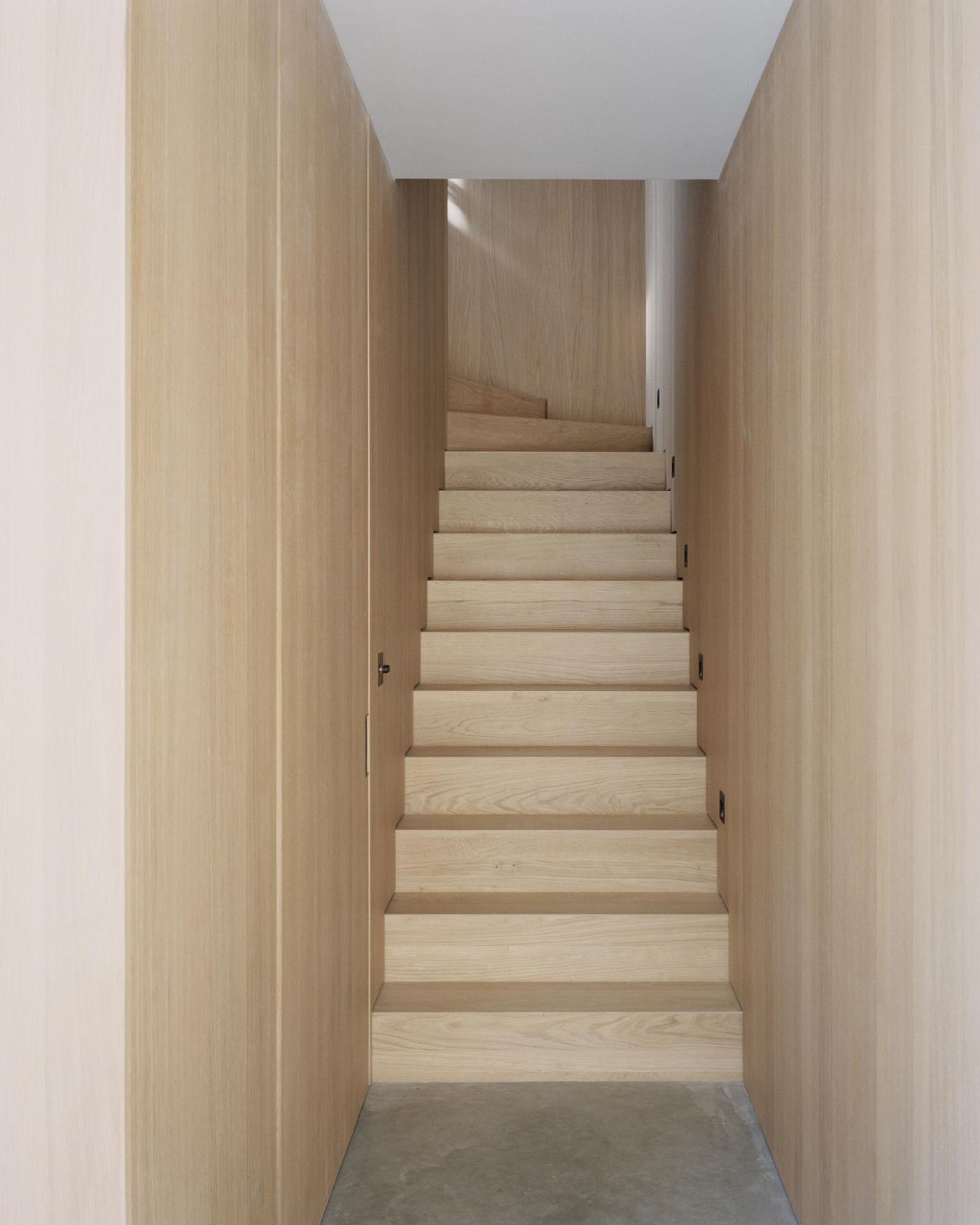 Hunts Green Barn by McLaren Excell, familyhouse, farmhouse, interiors, architecture