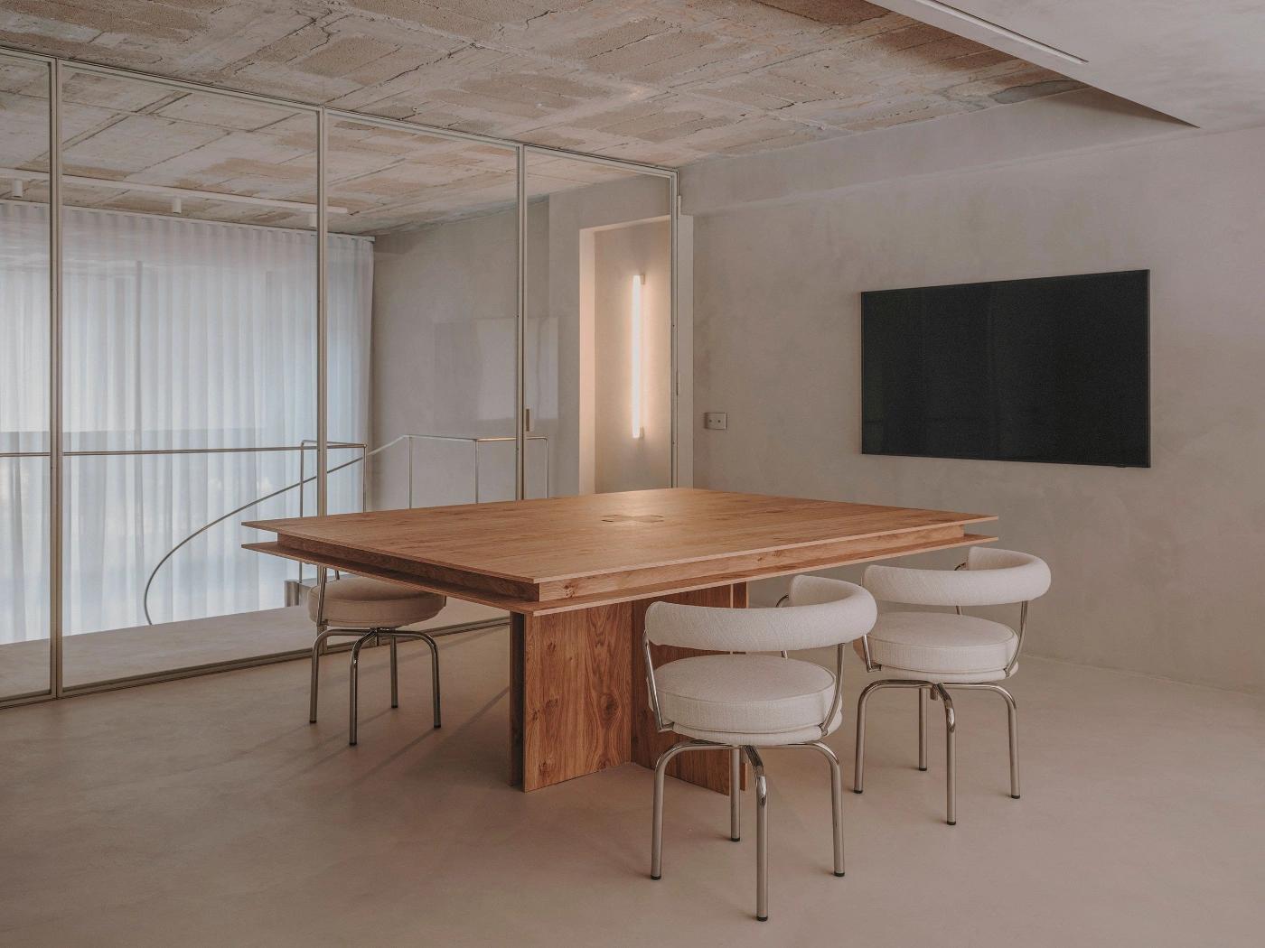 Andrés Reisinger's Studio by Isern Serra, interiors, concrete, minimalism, office