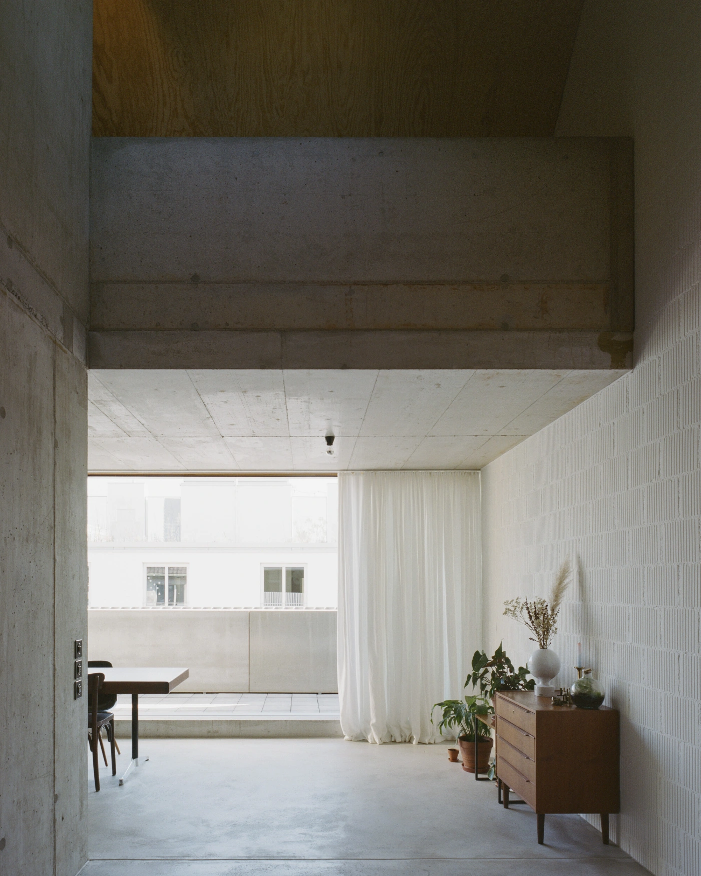 Blaesi by Wallimann Reichen, architecture, interiors, apartment, minimalism, concrete