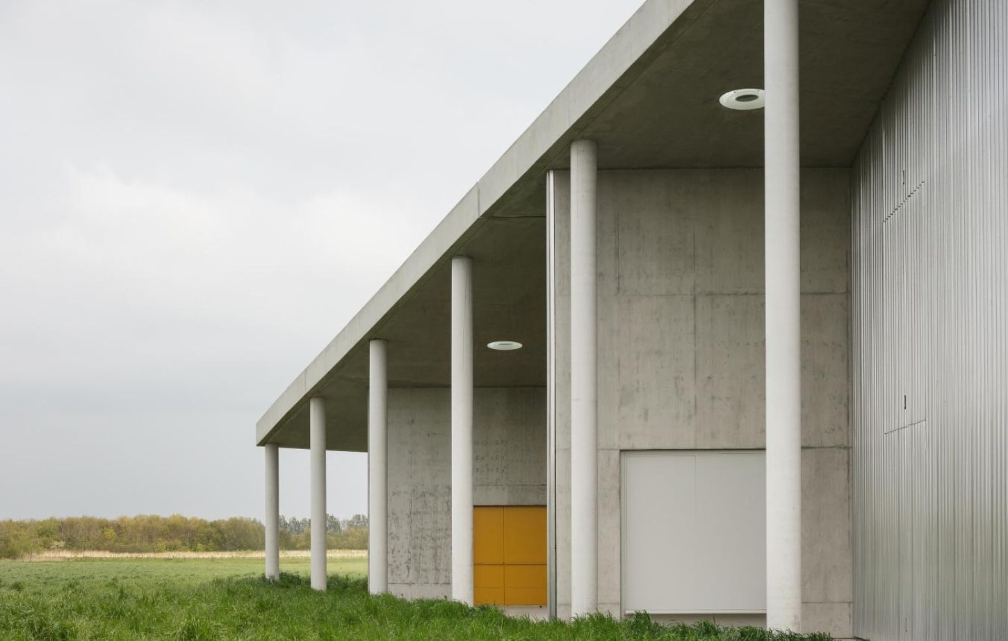 Crematorium by Office KGDVS, crematorium, concrete, interiors, minimalism, architecture