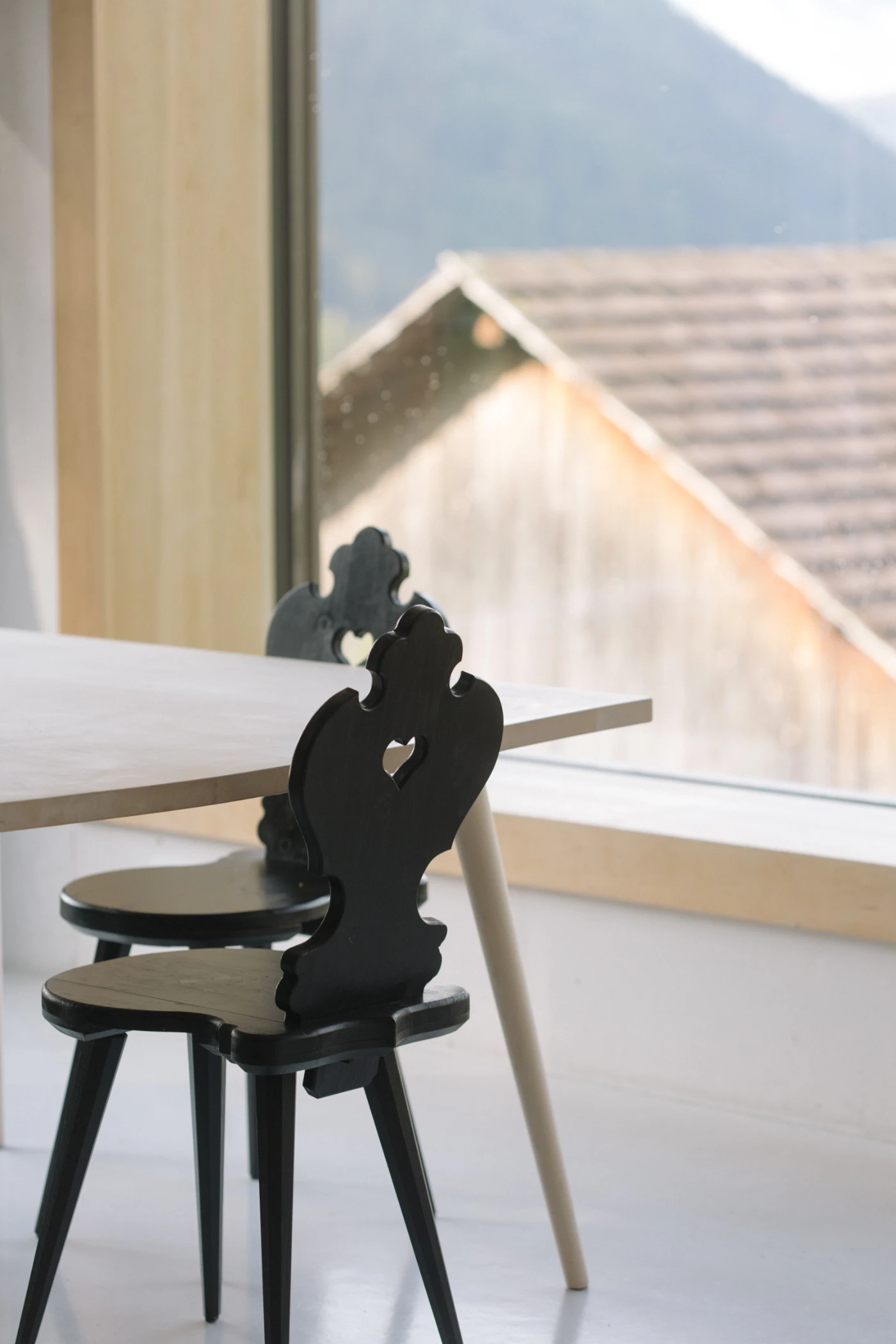 Chalet La Pedevilla captured by Thisispaper Studio, black, house, minimalism, concrete, interiors