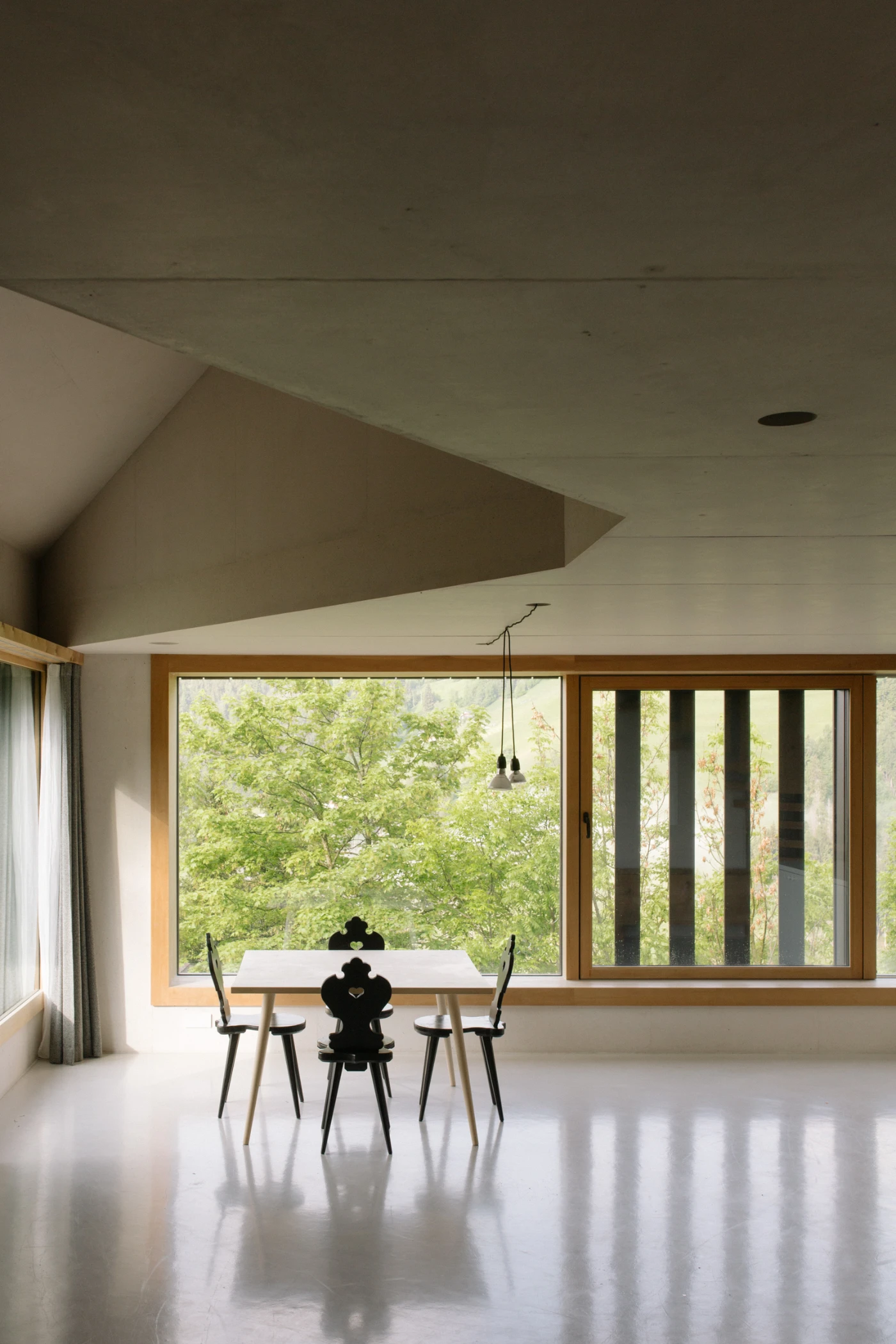 Chalet La Pedevilla captured by Thisispaper Studio, black, house, minimalism, concrete, interiors