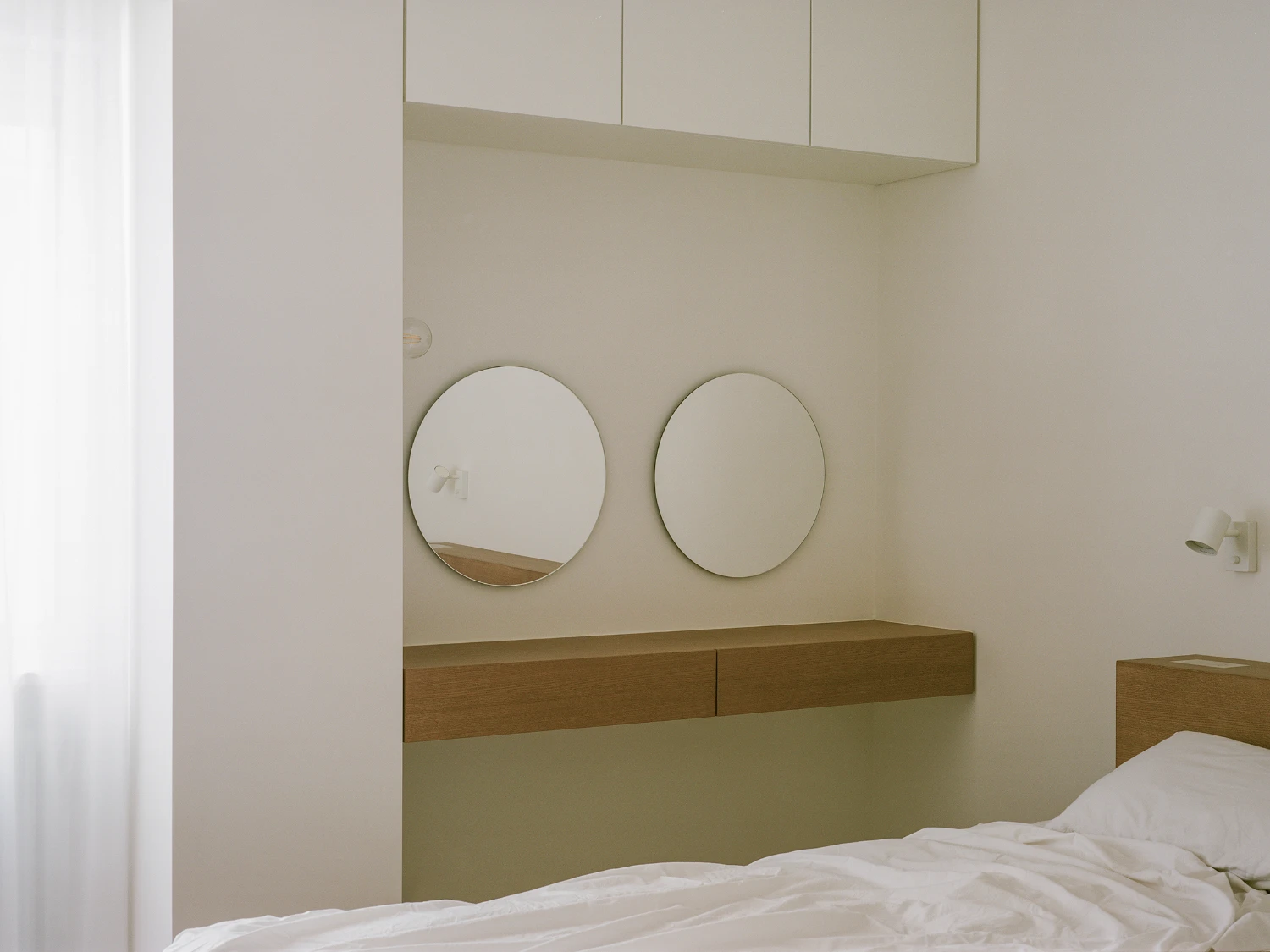 Via Latina apartment by SET Architects, metal, wood, white, minimalism, apartment