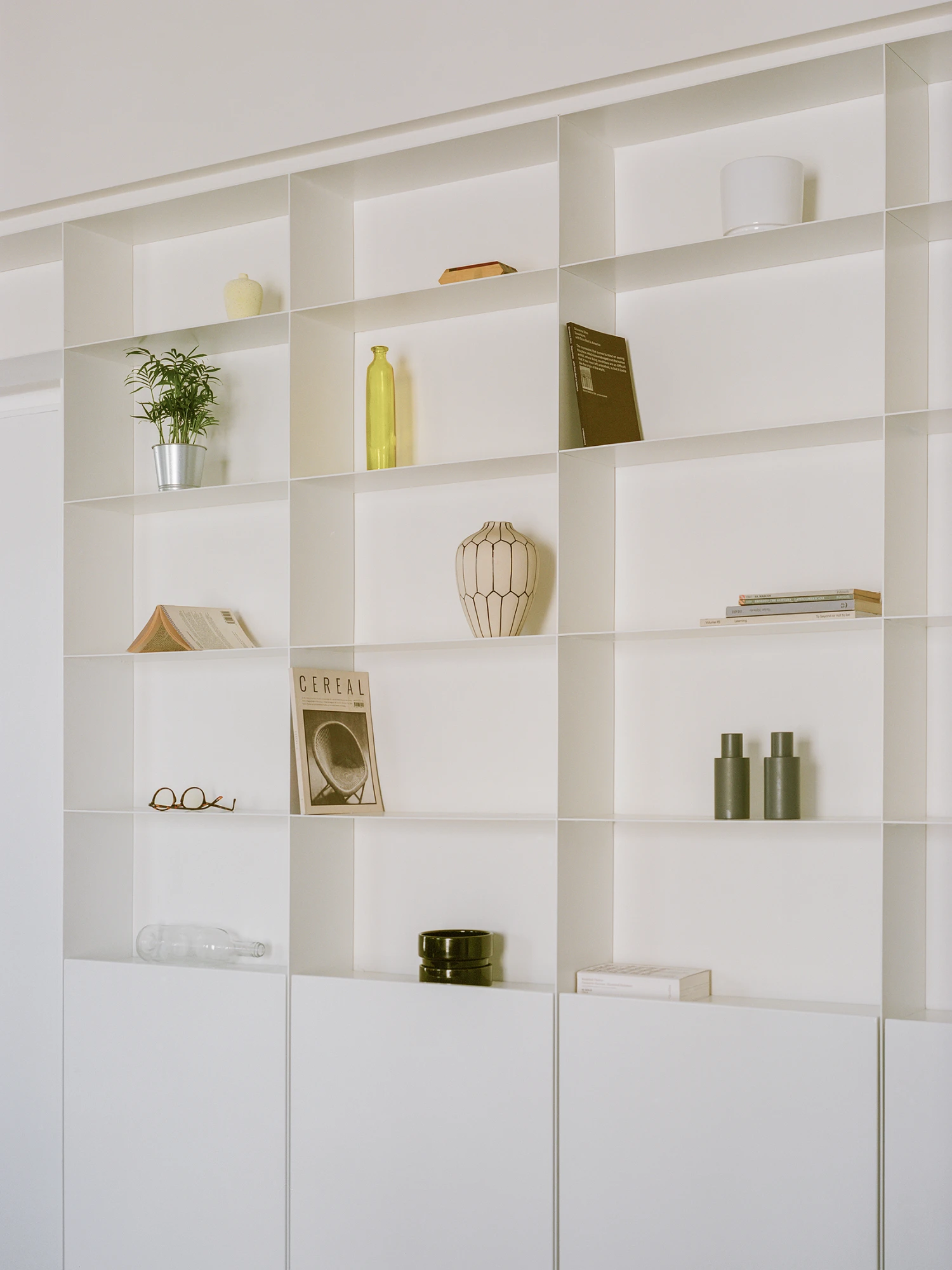 Via Latina apartment by SET Architects, metal, wood, white, minimalism, apartment