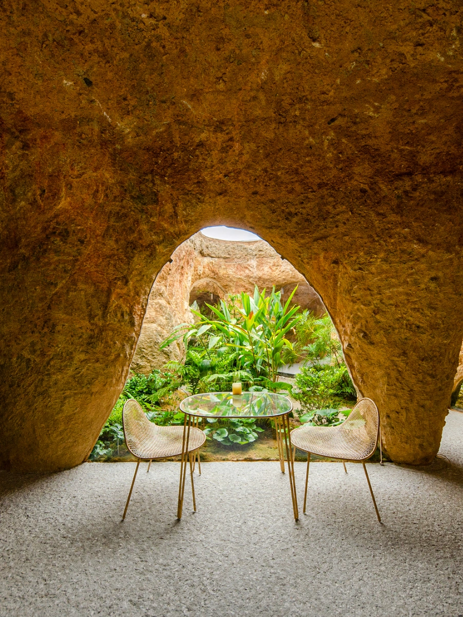 House & Restaurant by Junya Ishigami