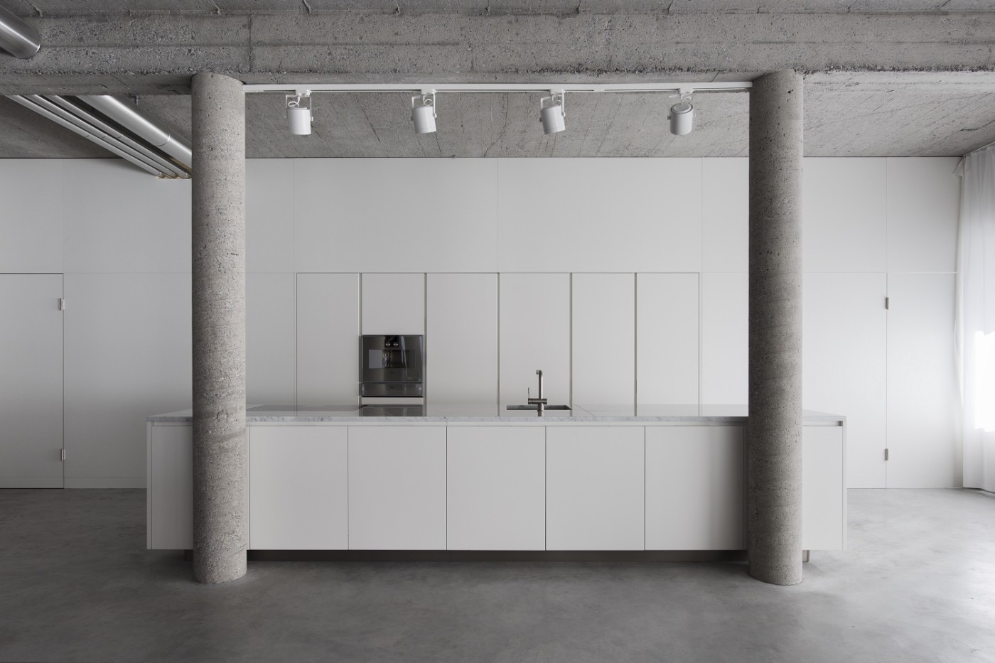 SCHILLERPARK by Studio Knack, minimalism, interiors, concrete, white, loft