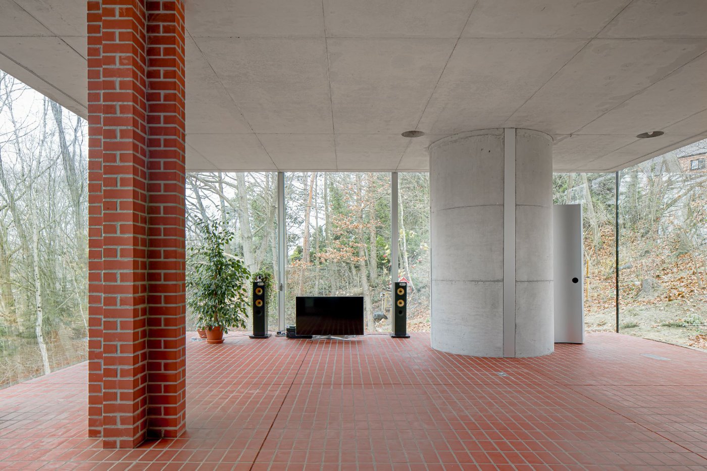 Maison M by Philippe Vander Maren, architecture, interiors, familyhouse, concrete, brick
