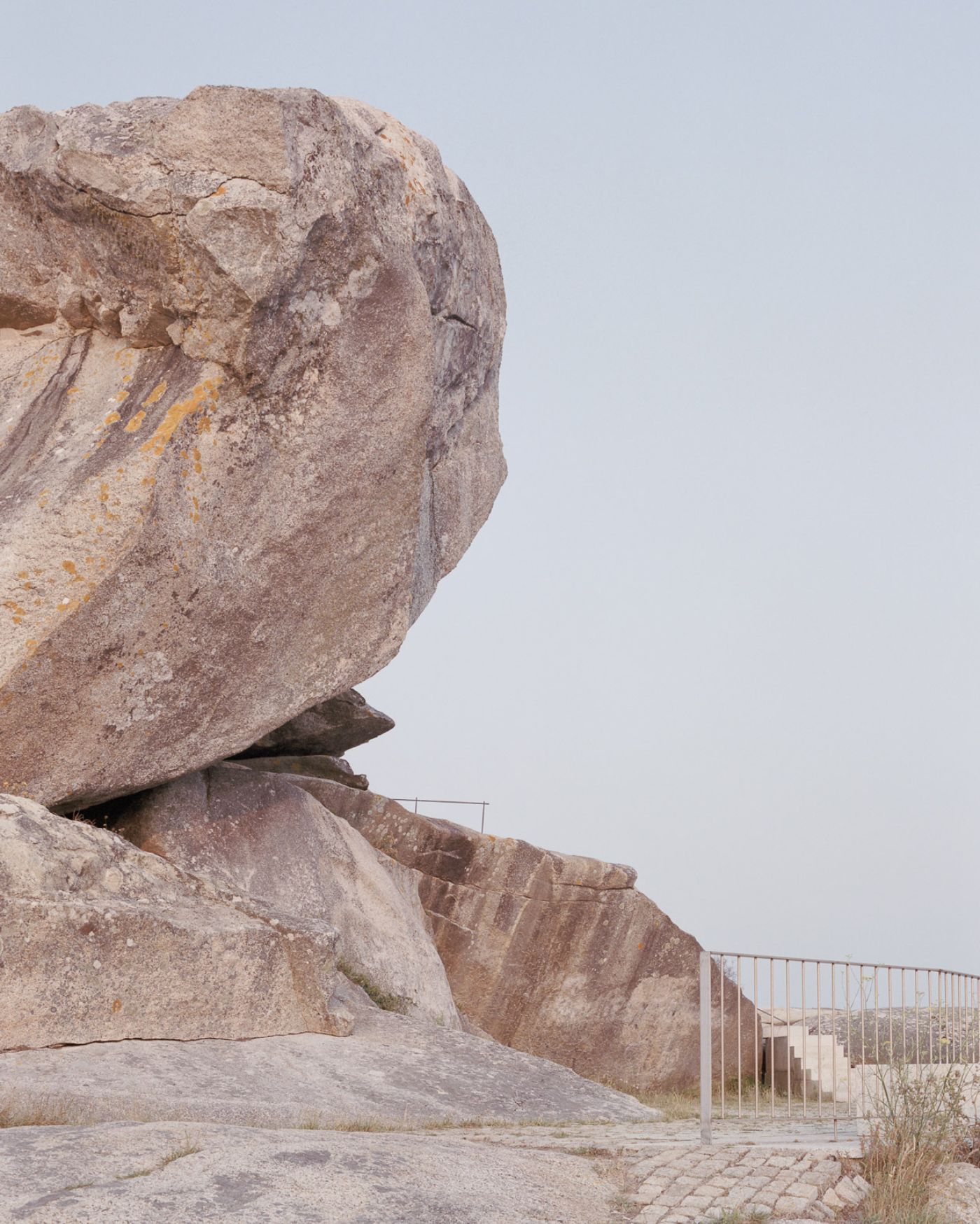 Pedra da Rá viewpoint by Carlos Seoane captured by Antonio Vázquez, stone