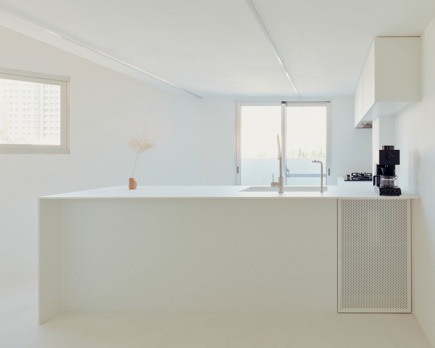 Apartment by 2 Books Design Studio, studio, interiors, white, minimalism, plywood