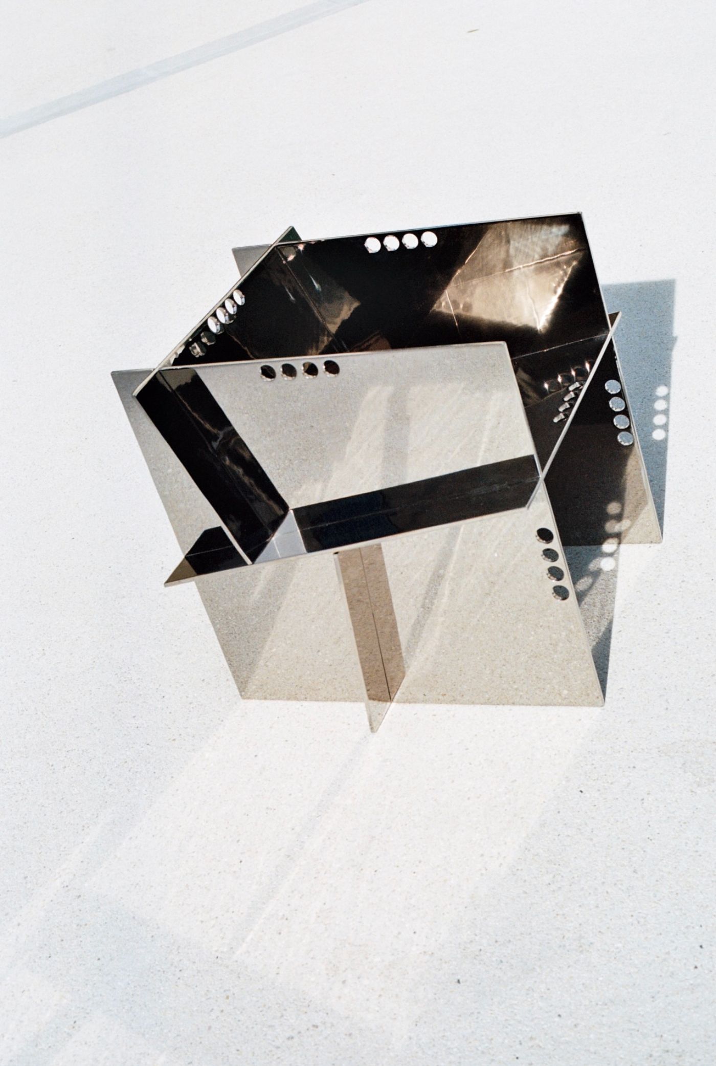 'Self Reflection' by 'Waiting For Ideas', minimalism, design, 3D, aluminium