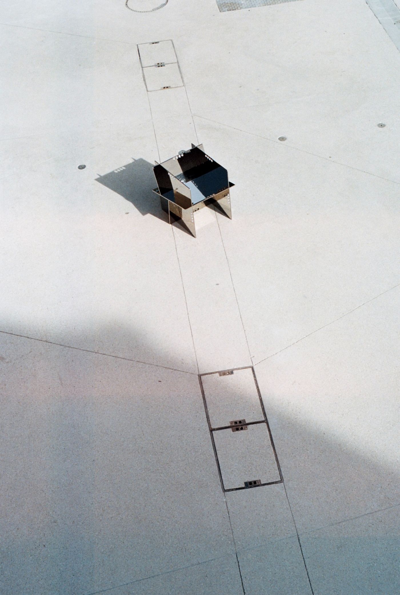 'Self Reflection' by 'Waiting For Ideas', minimalism, design, 3D, aluminium