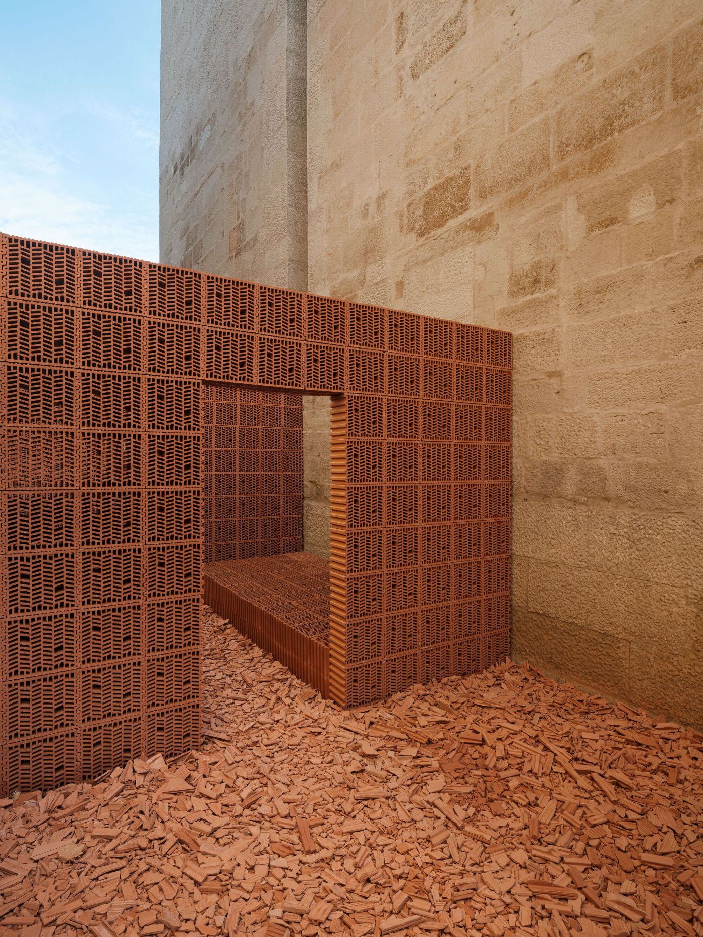 Installation at CONCÉNTRICO Festival by Palma & HANGHAR, art, architecture, brick, exhibition