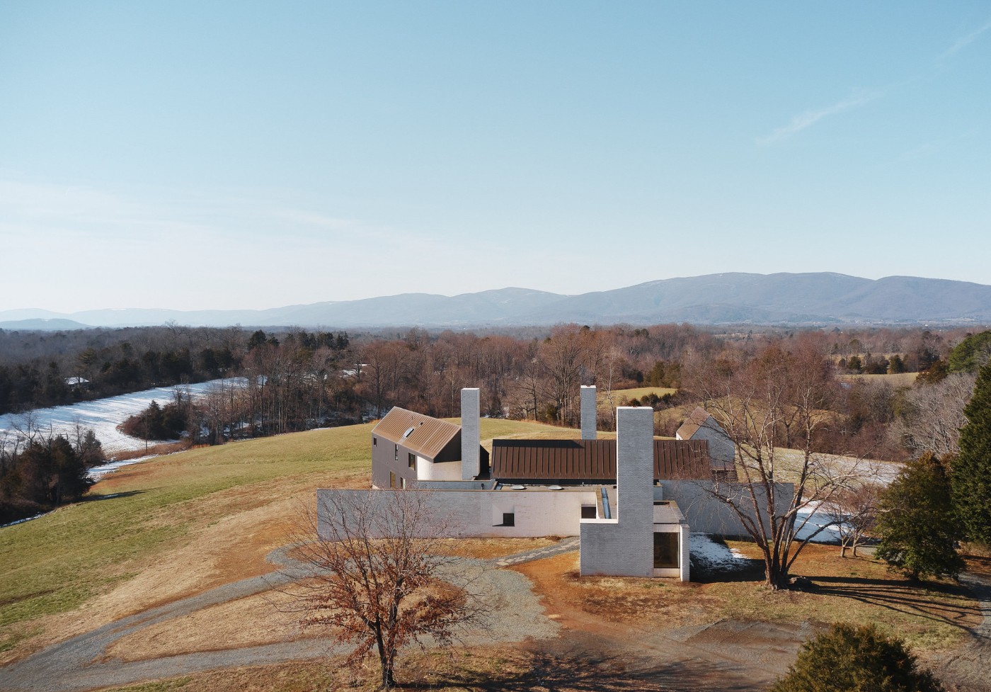 Three Chimney House by TW Ryan Architecture, familyhouse, architecture, white, brick