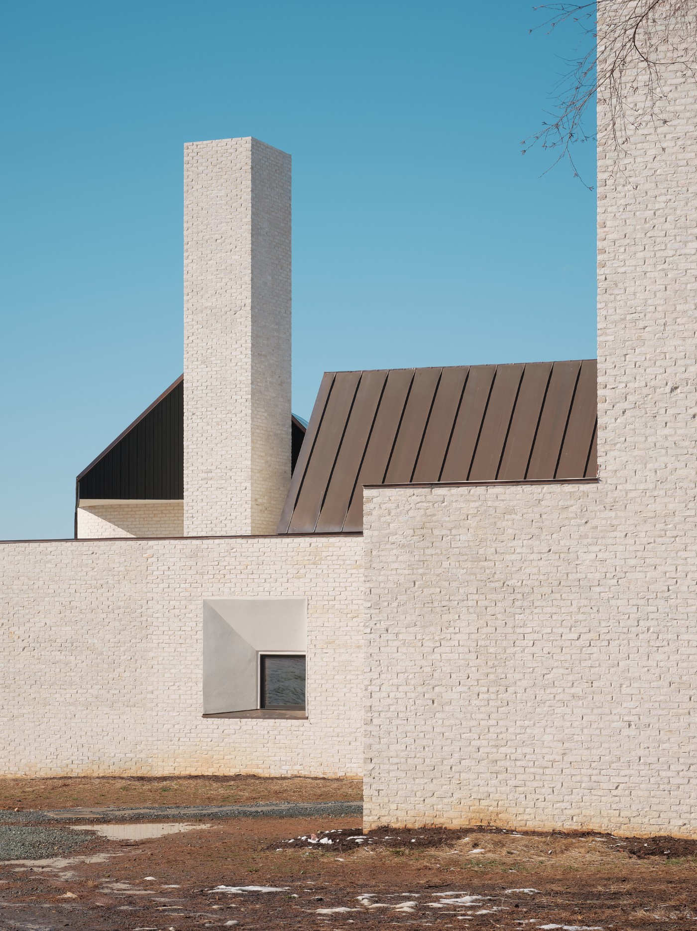 Three Chimney House by TW Ryan Architecture, familyhouse, architecture, white, brick