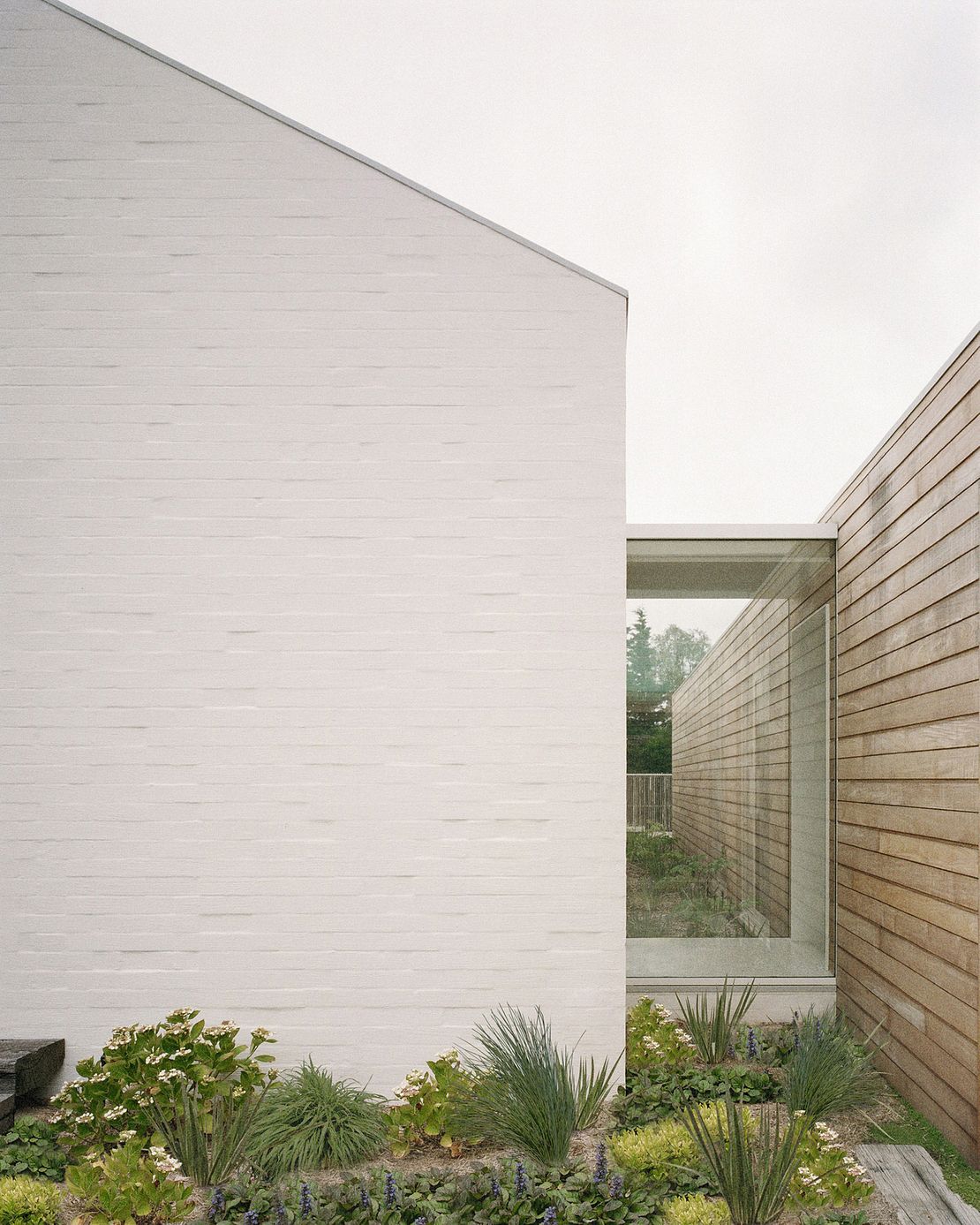 Sorrento Beach House by Pandolfini Architects, familyhouse, brick
