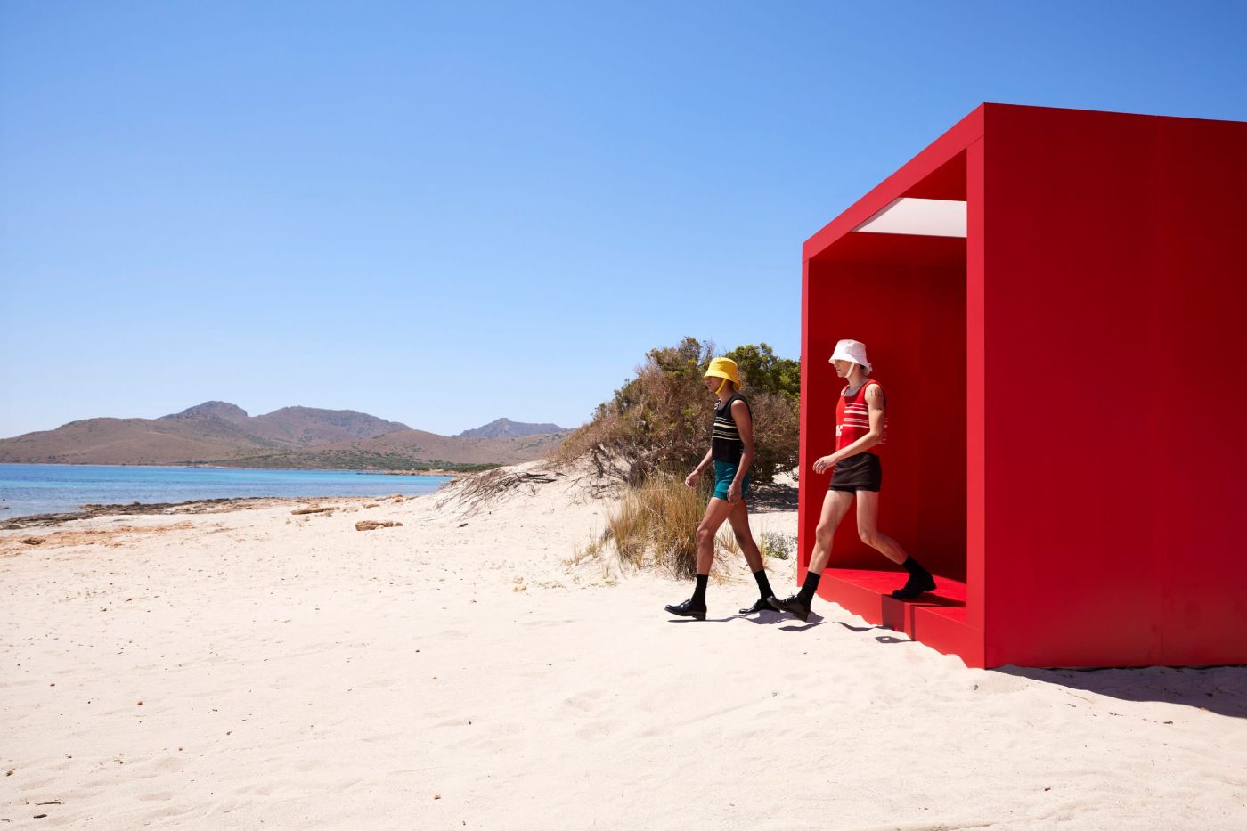 Prada SS2022 Menswear Show by Rem Koolhaas and AMO, fashion, architecture, art, digital