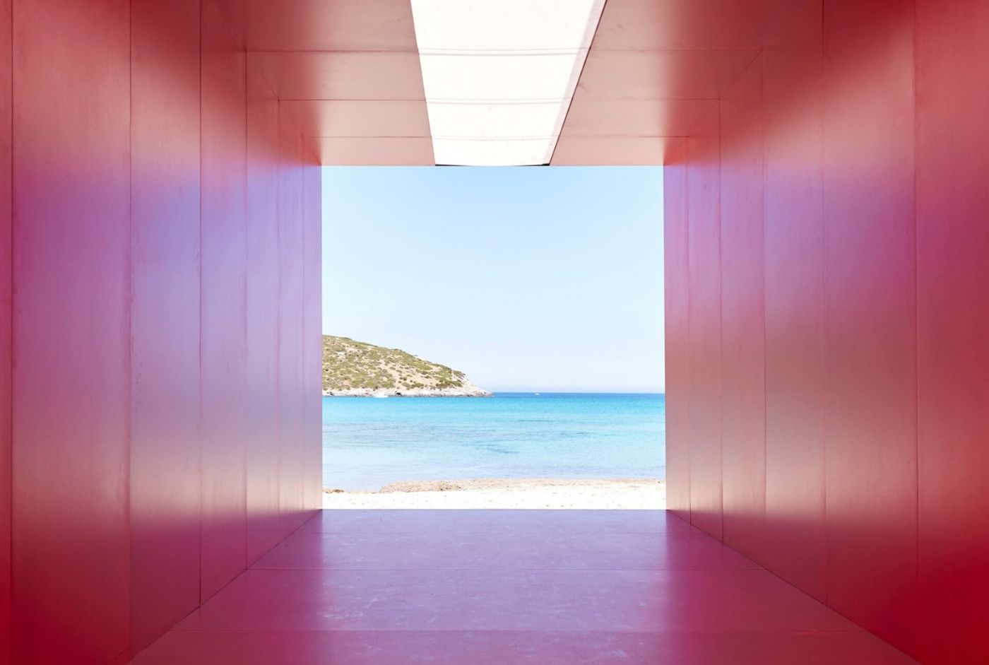 Prada SS2022 Menswear Show by Rem Koolhaas and AMO, fashion, architecture, art, digital