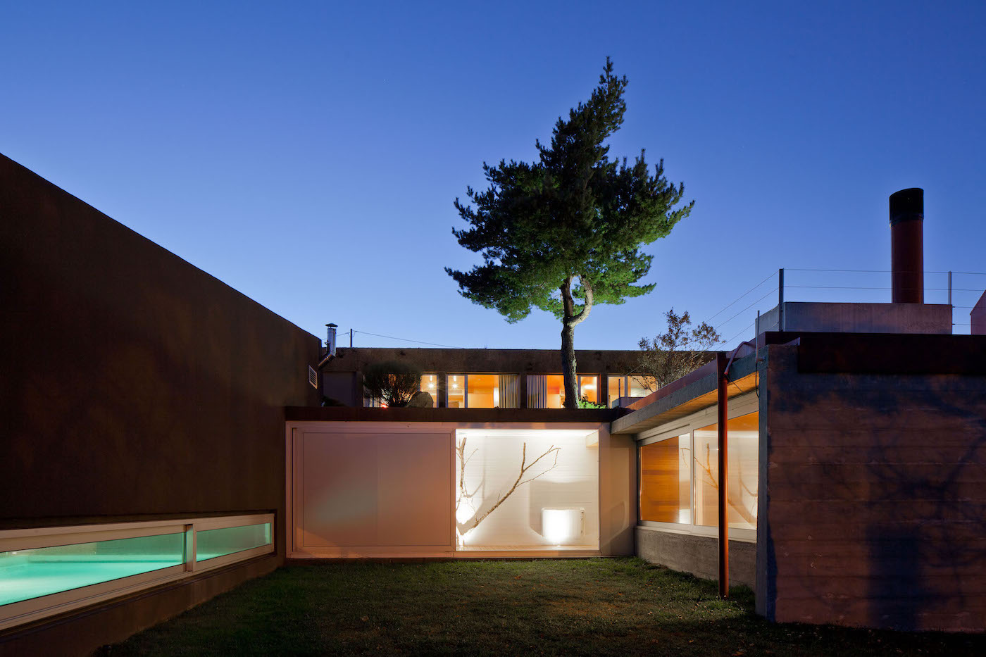 Casa das Penhas Douradas by Pedro Brígida, hotel, portugal, architecture, interiors, plywood