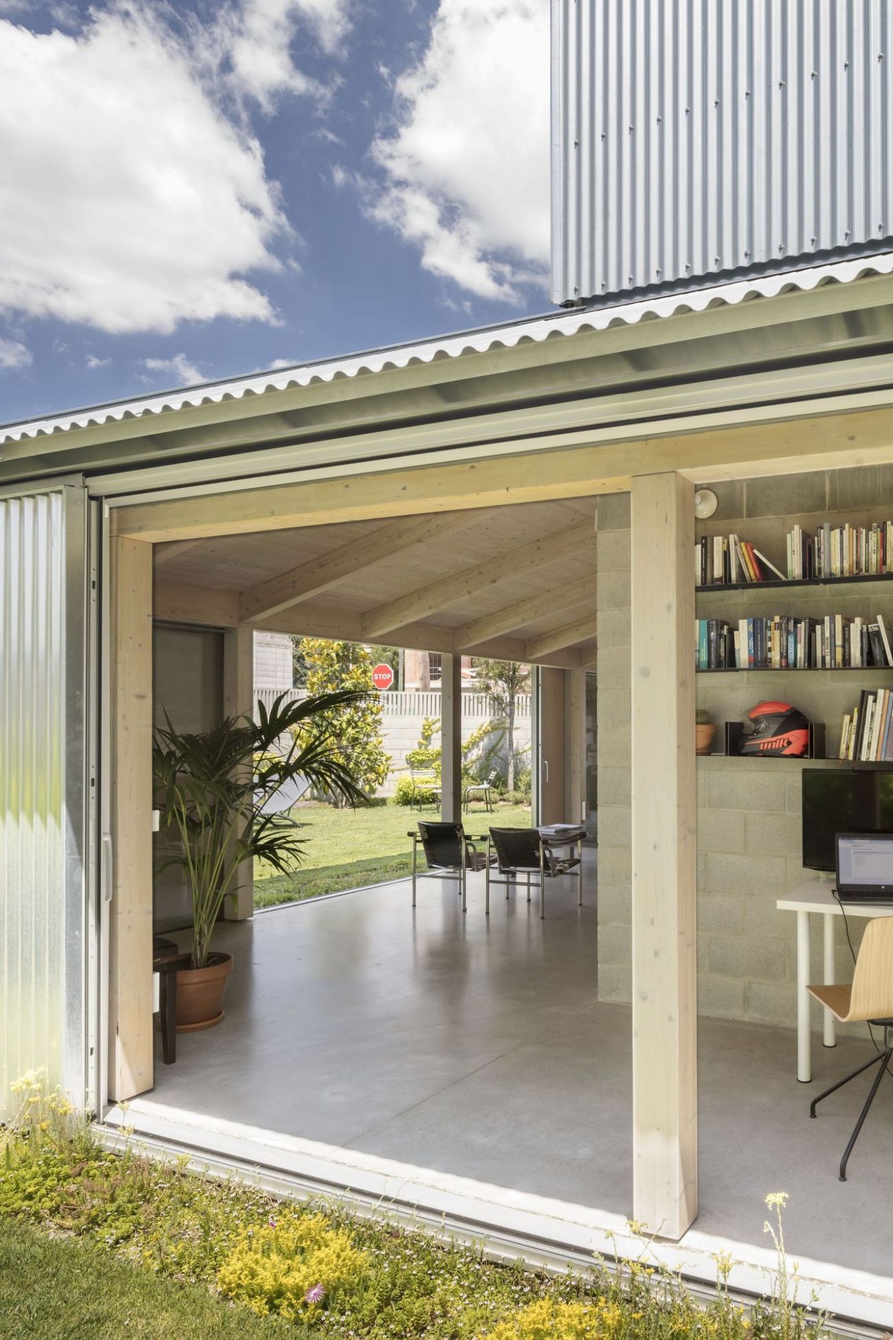 Casa 905 by Harquitectes, aluminium, familyhouse, glass