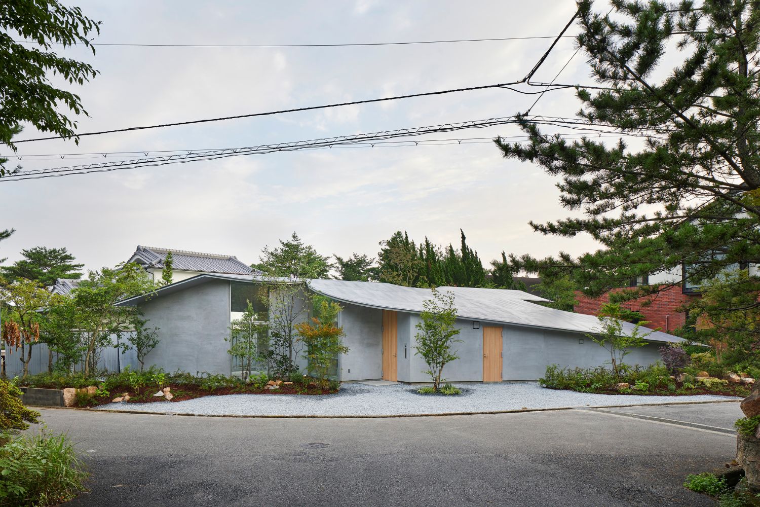 House in Okuike by Tomohiro Hata Architect, japan, familyhouse, concrete, architecture, interiors