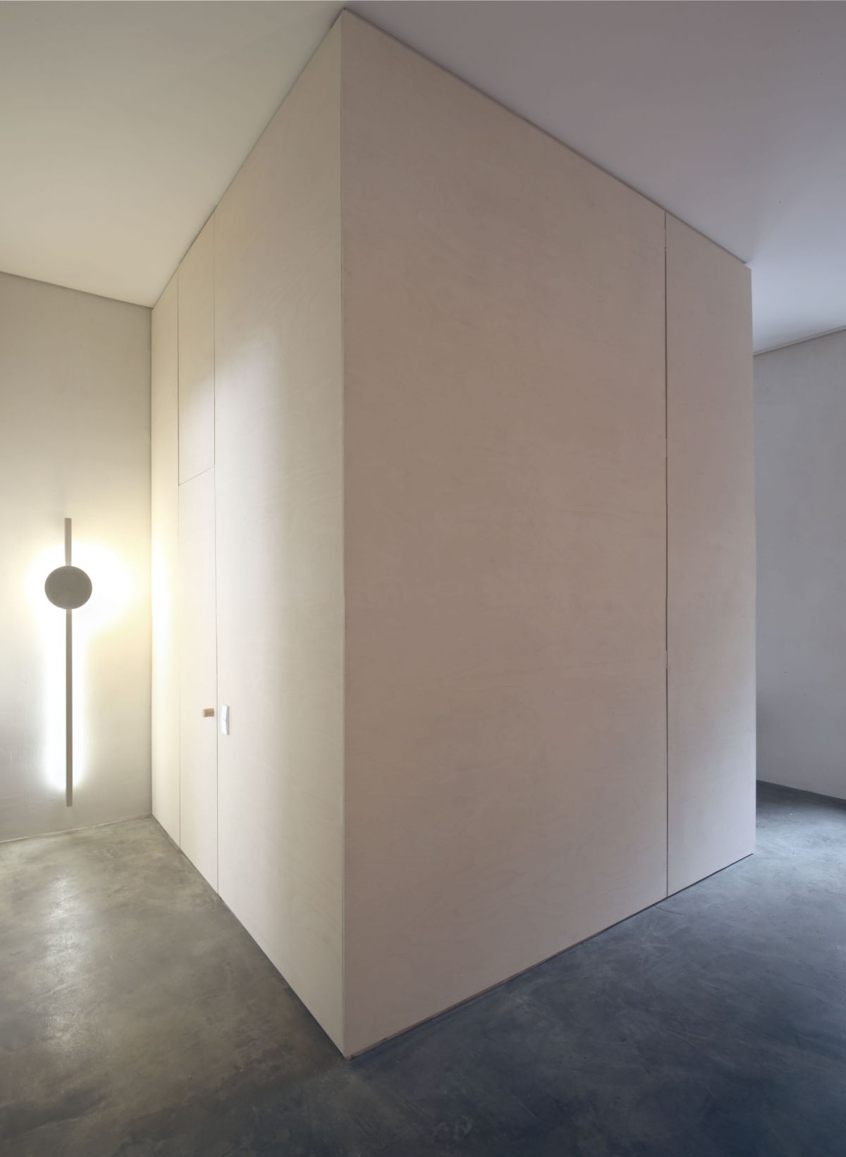 Seamus Kowarzik Studio in Berlin, atelier, workspace, interiors, minimalism, wood