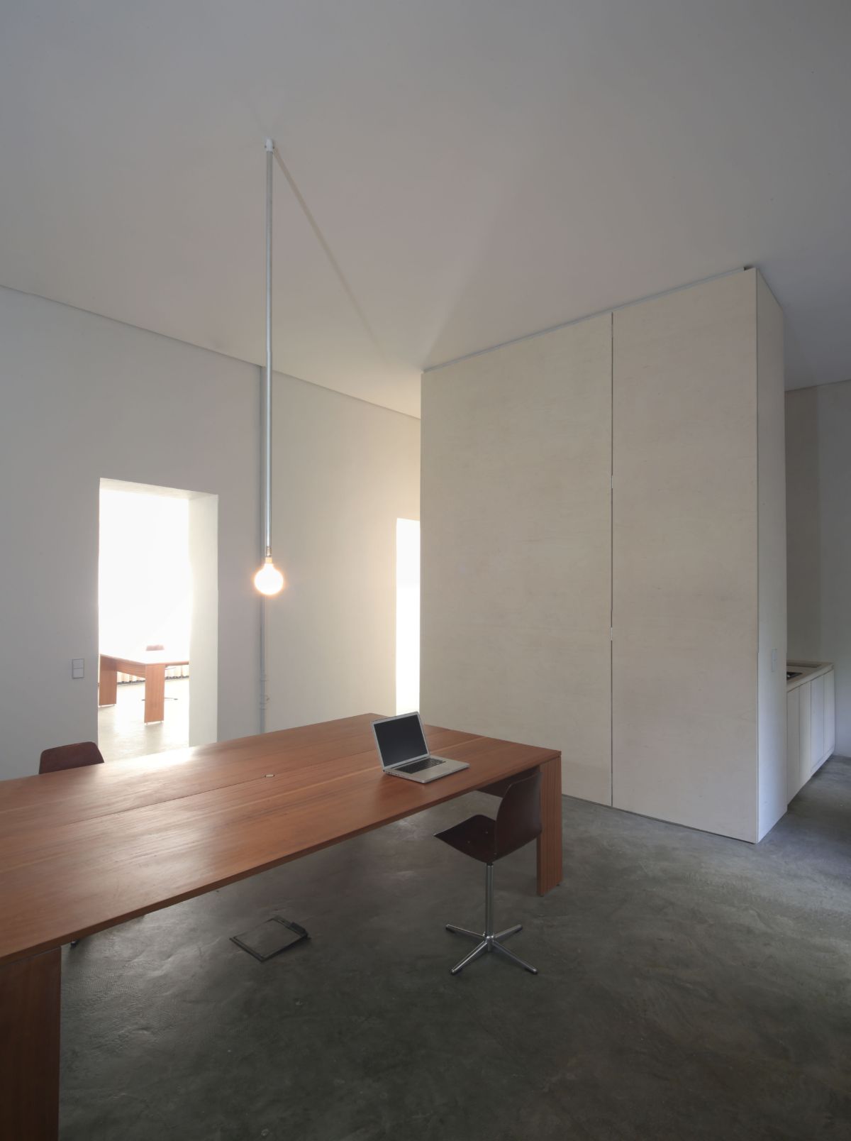 Seamus Kowarzik Studio in Berlin, atelier, workspace, interiors, minimalism, wood