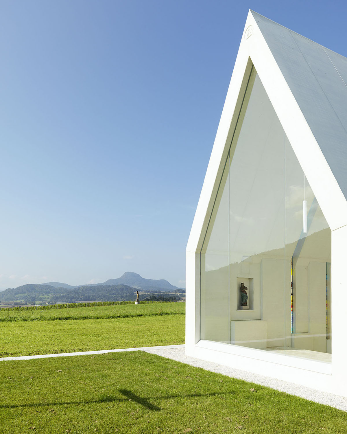 Chapel Maria Magdalena by Sacher Locicero Architectes, white, minimalism, chapel, architecture, glass