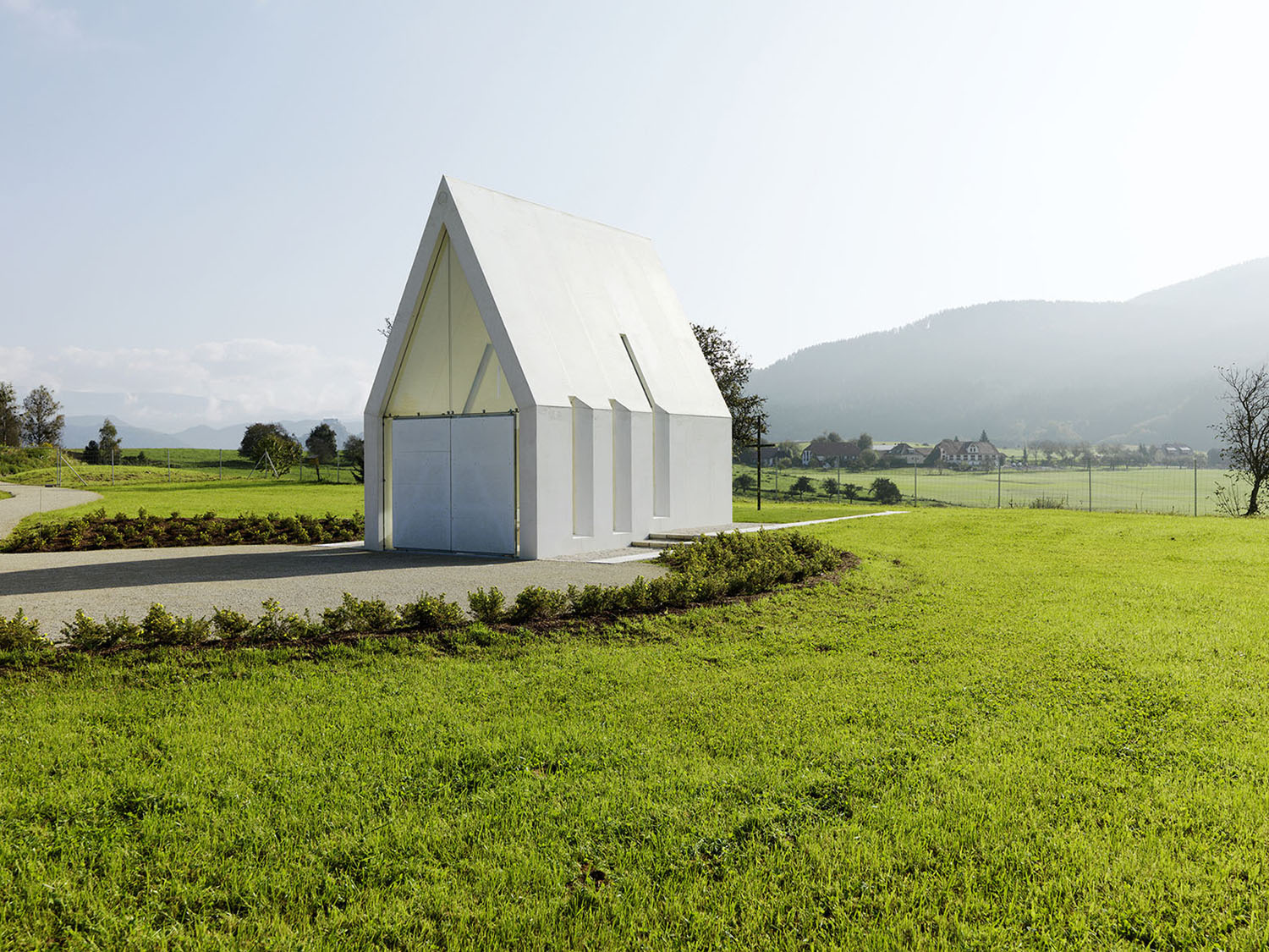 Chapel Maria Magdalena by Sacher Locicero Architectes, white, minimalism, chapel, architecture, glass