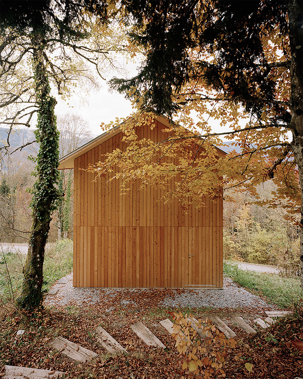 FRIT01 Chalet Samöens by Joachim Fritschy, mountain, cabins, architecture, minimalism, wood