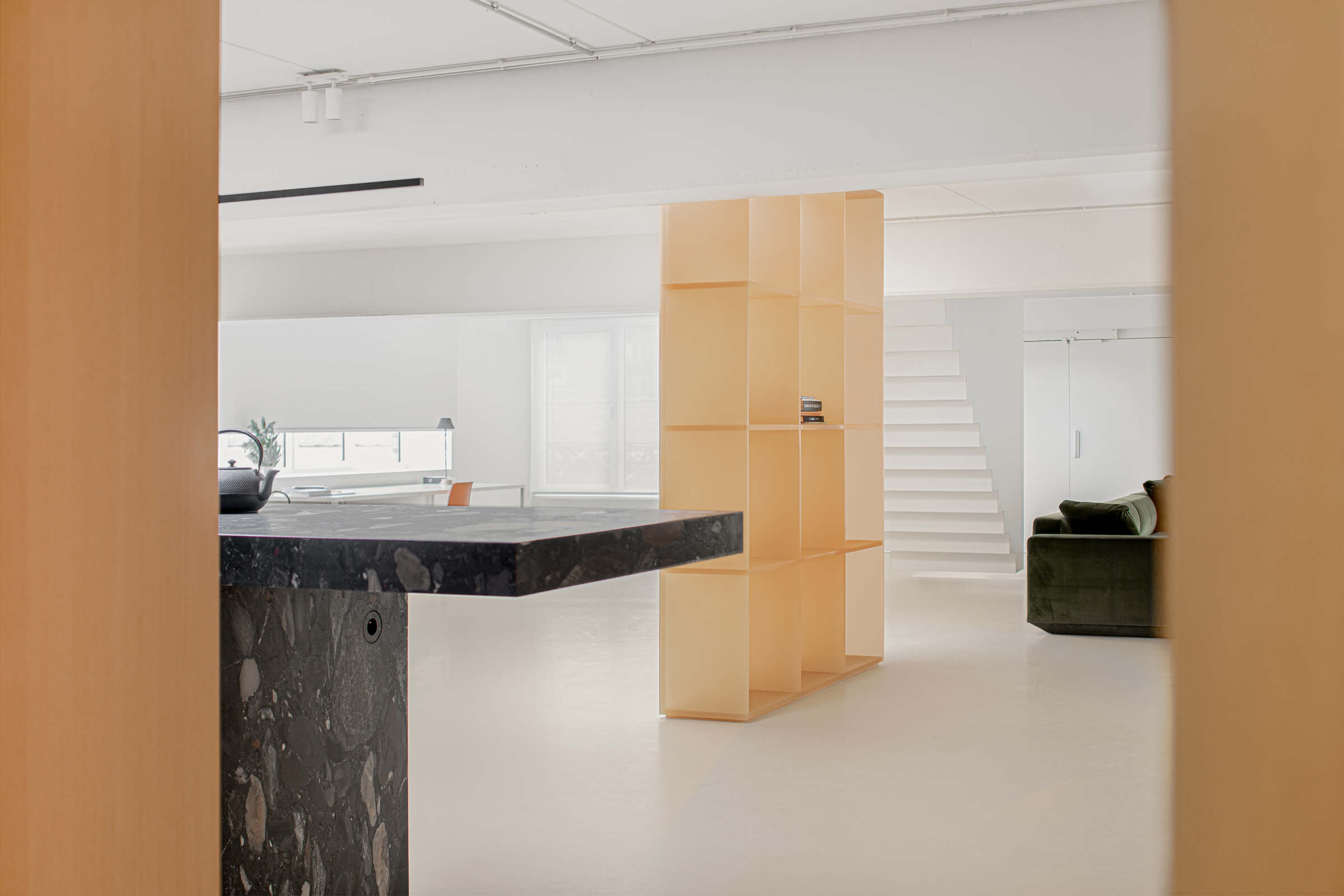 Hodb House by B-ILD, apartment, interiors, minimalism, wood, resin