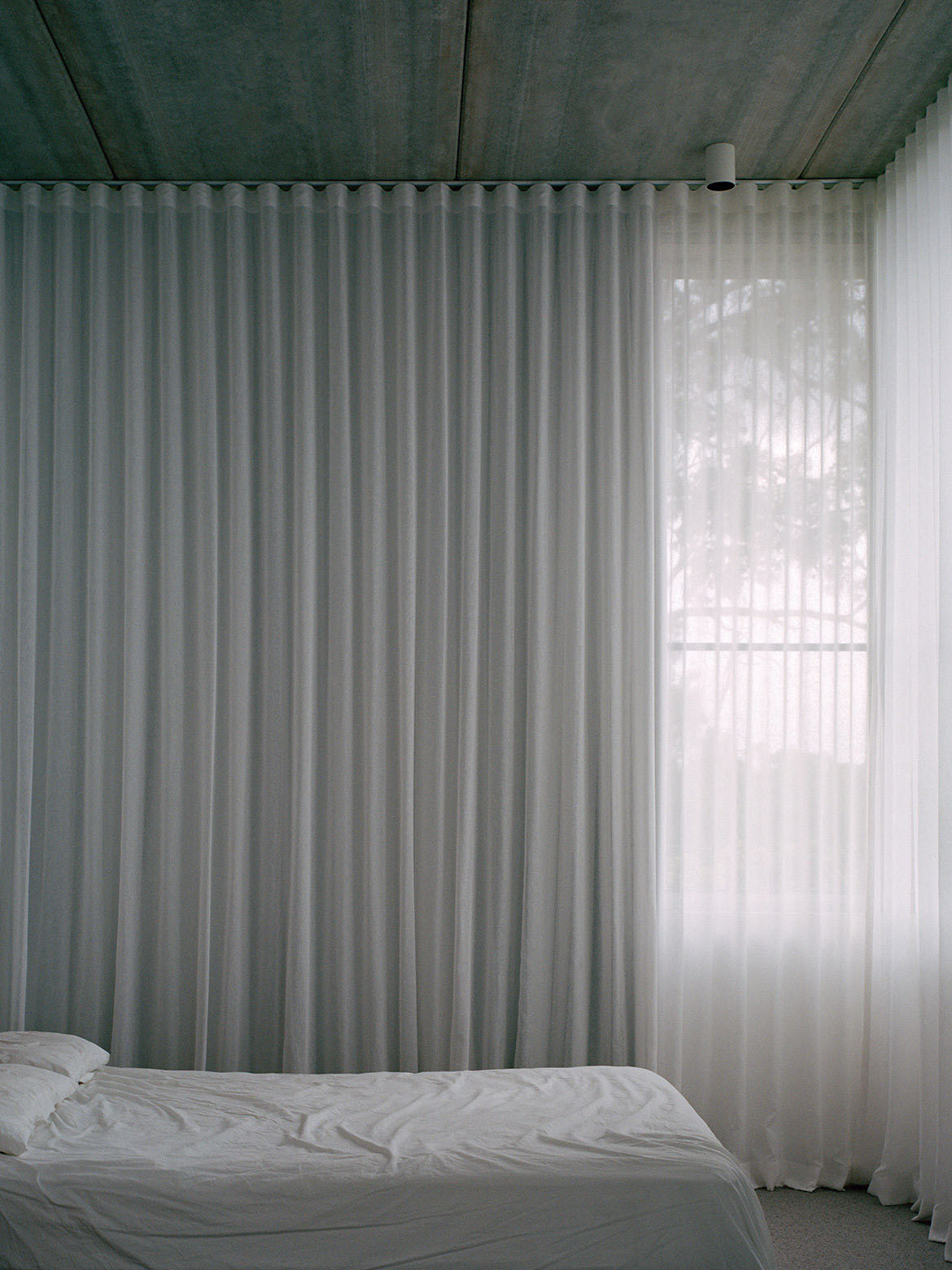 Couldrey House by Peter Besley, familyhouse, architecture, white, brick