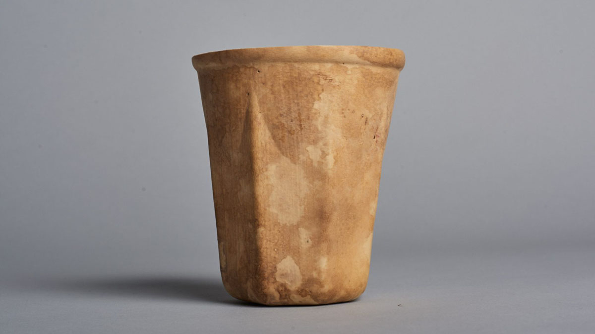 Biodegradable HyO-Cup by Crème — Single dried gourd vessel photographed against neutral ground, displaying the biodegradable HyO-Cup prototype in its completed state.