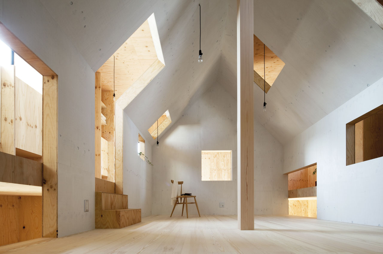 Ant-house by mA-style Architects — A central void within Ant-house reveals the interplay of natural light and geometric spatial division.
