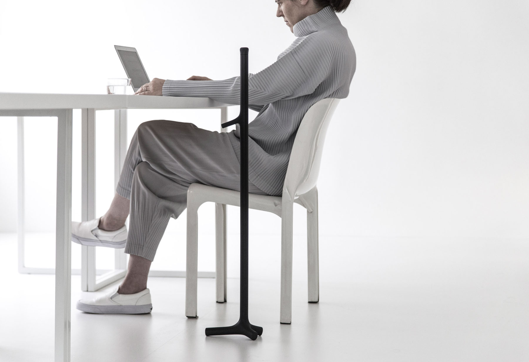 ENEA Walking Stick by Shiro Studio, 3D, design, mobile, minimalism, black