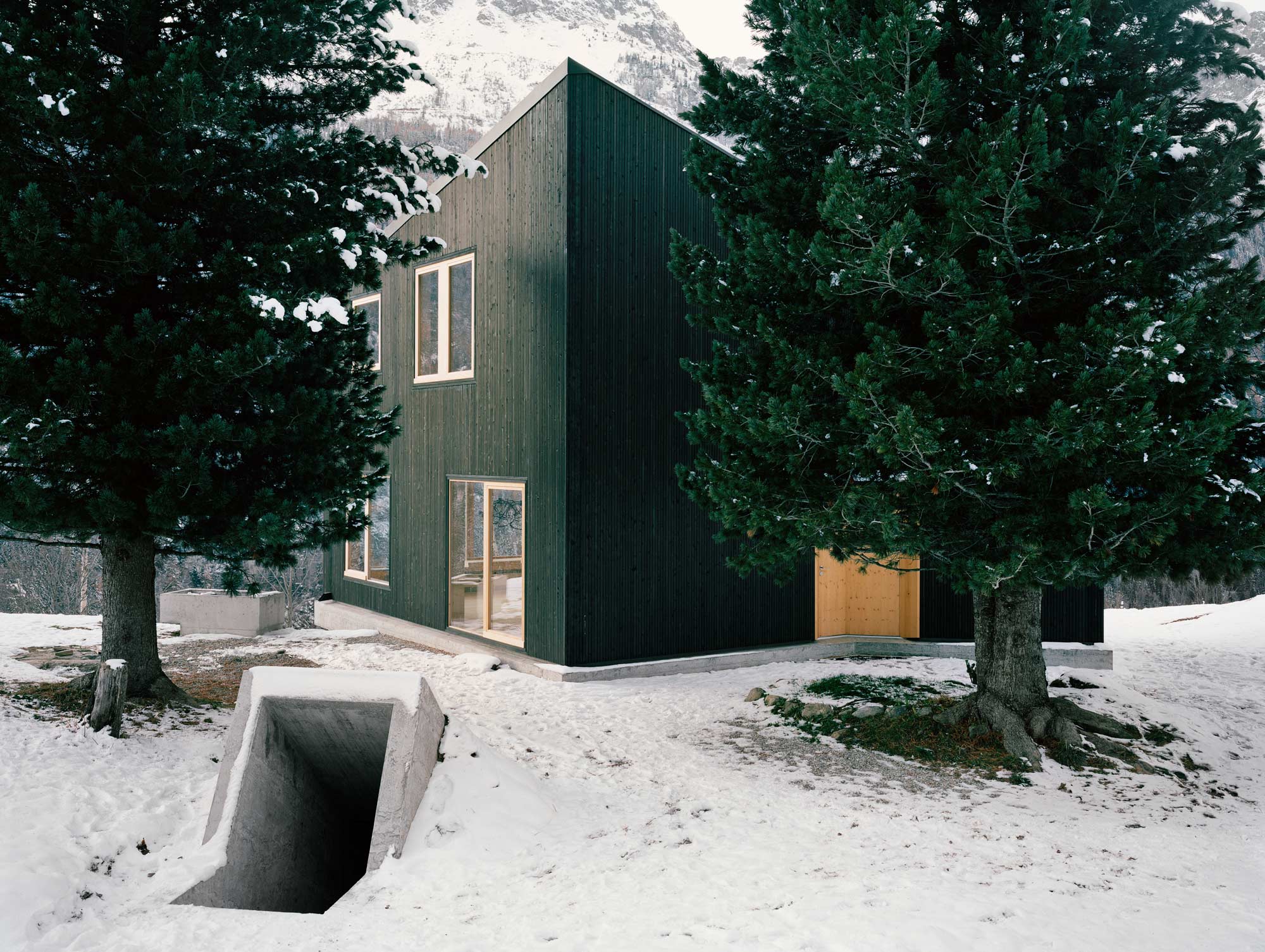 House in Les Jeurs by Lacroix Chessex Architects, architecture, holiday-house, mountain, stone, wood