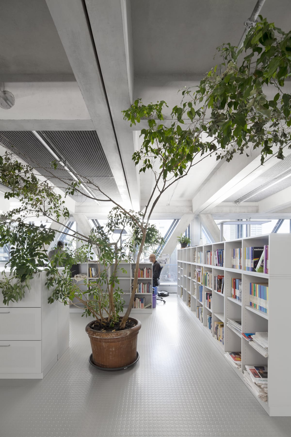 taz Neubau Publishing House by E2A Architects, berlin, architecture, workspace, minimalism, concrete