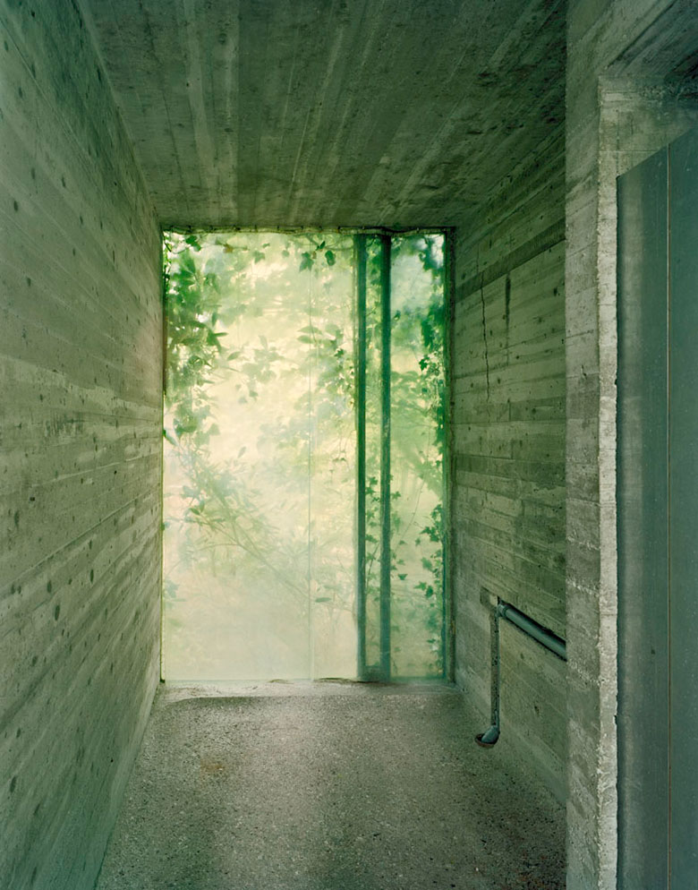 Atelier Hermann Rosa, interiors, artspace, concrete, glass, green