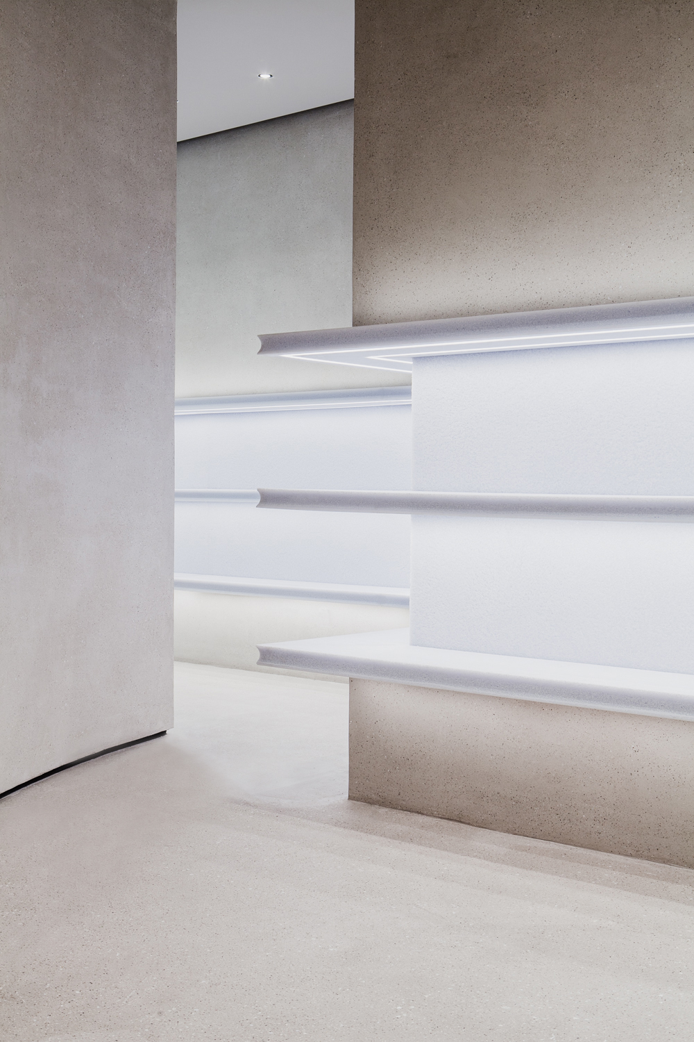 Jil Sander Store in Berlin by Andrea Tognon, commercial, minimalism, white