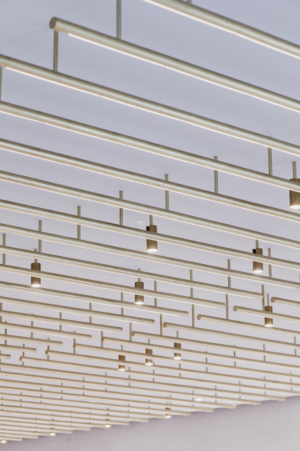 Jil Sander Store in Berlin by Andrea Tognon, commercial, minimalism, white
