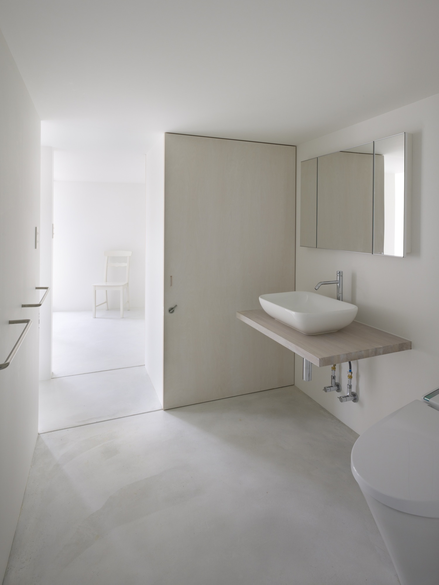 Slice of the City by Alphaville Architects, minimalism, japan, white