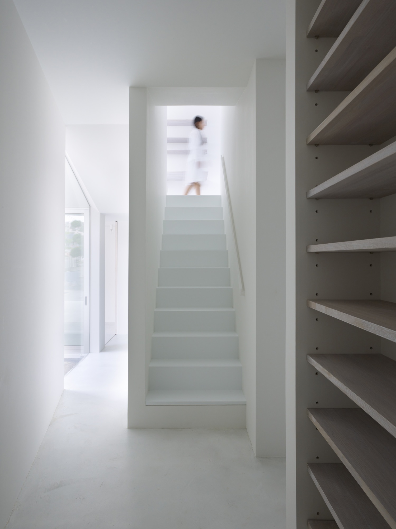 Slice of the City by Alphaville Architects, minimalism, japan, white