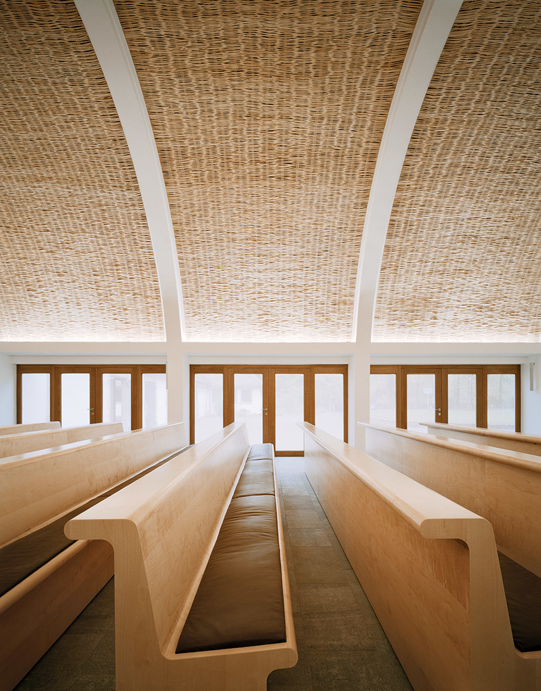 Funeral Chapel by Kaestle Ocker Roeder Architekten, sacral, renovation, interiors, chapel, architecture