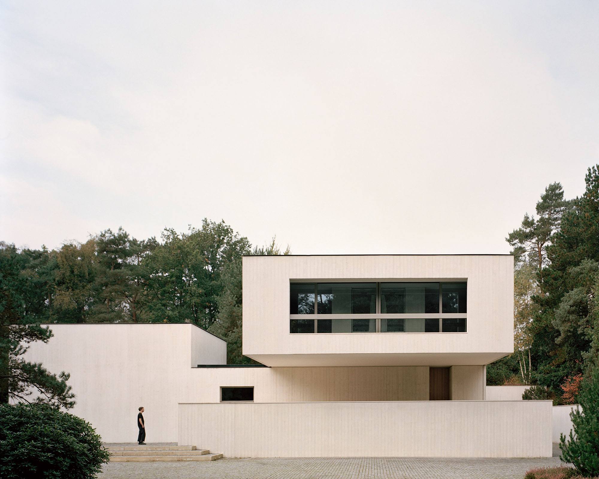 Villa Waalre by Russell Jones, modernism, minimalism, villa